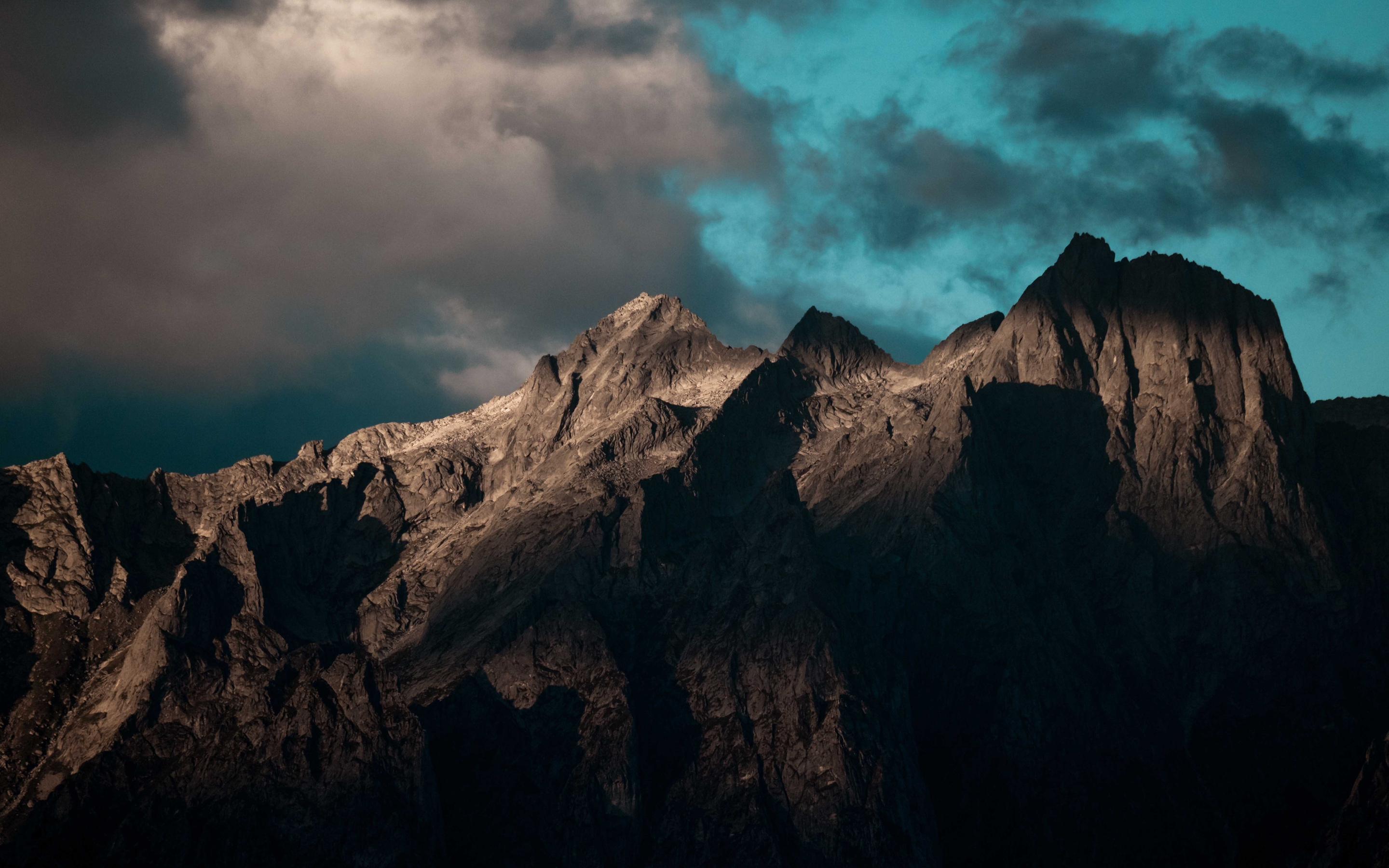 2880x1800 A Rocky Mountain With Clouds 5k Macbook Pro Retina ,HD 4k ...