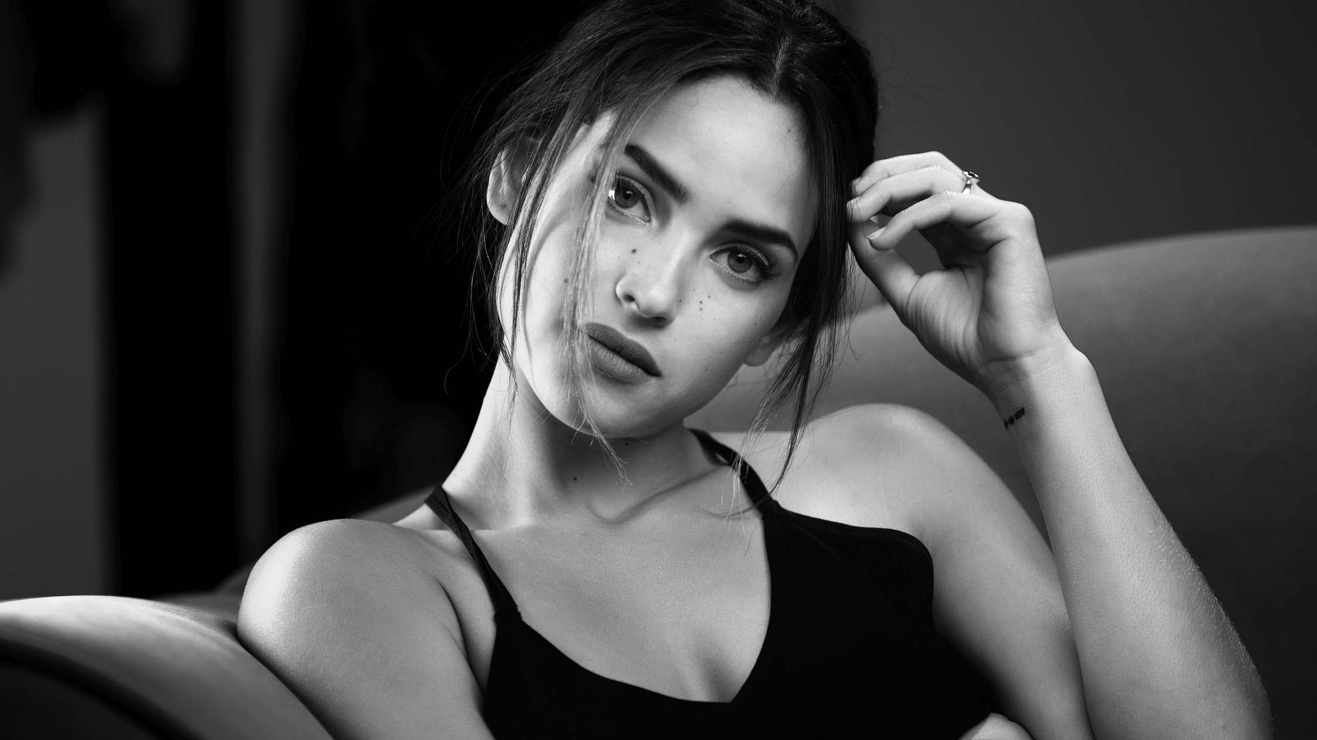 2560x1440 Adria Arjona Monochrome 4k 1440P Resolution ,HD 4k Wallpapers