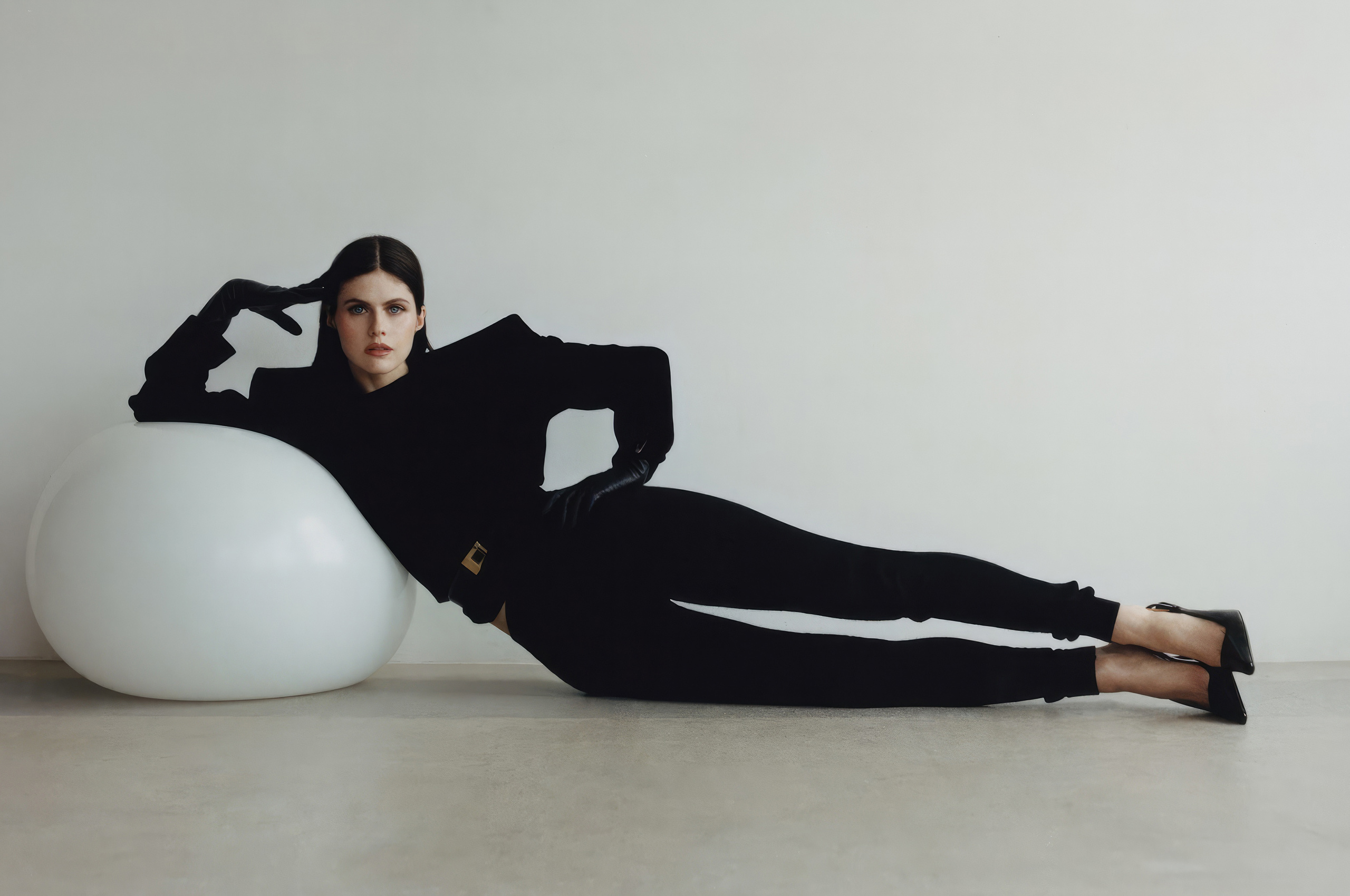 2560x1700 Alexandra Daddario Numero Magazine 2023 Chromebook Pixel HD