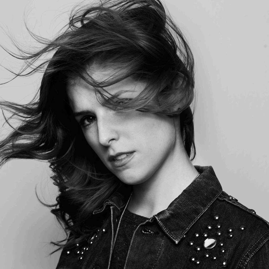 1024x1024 Anna Kendrick Black And White 1024x1024 Resolution HD 4k ...