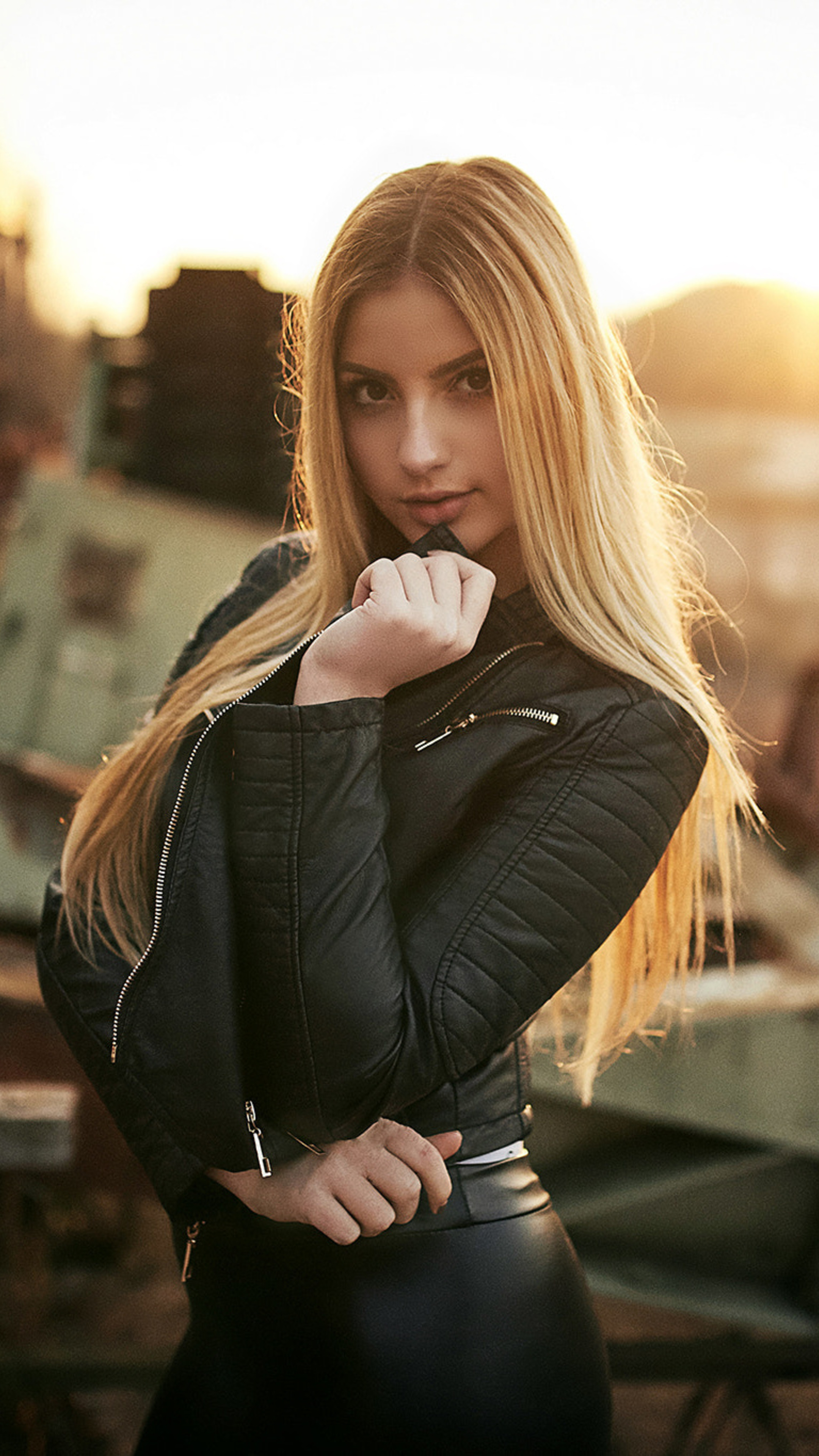 2160x3840 Blonde Women In Leather Jacket Sony Xperia X,XZ,Z5 Premium HD ...