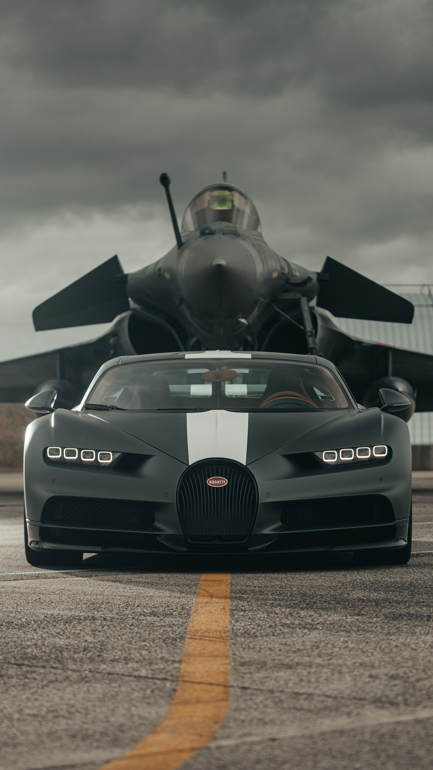 1440x2560 Bugatti Chiron Meets Dassault Rafale Marine Jet 8k Samsung ...