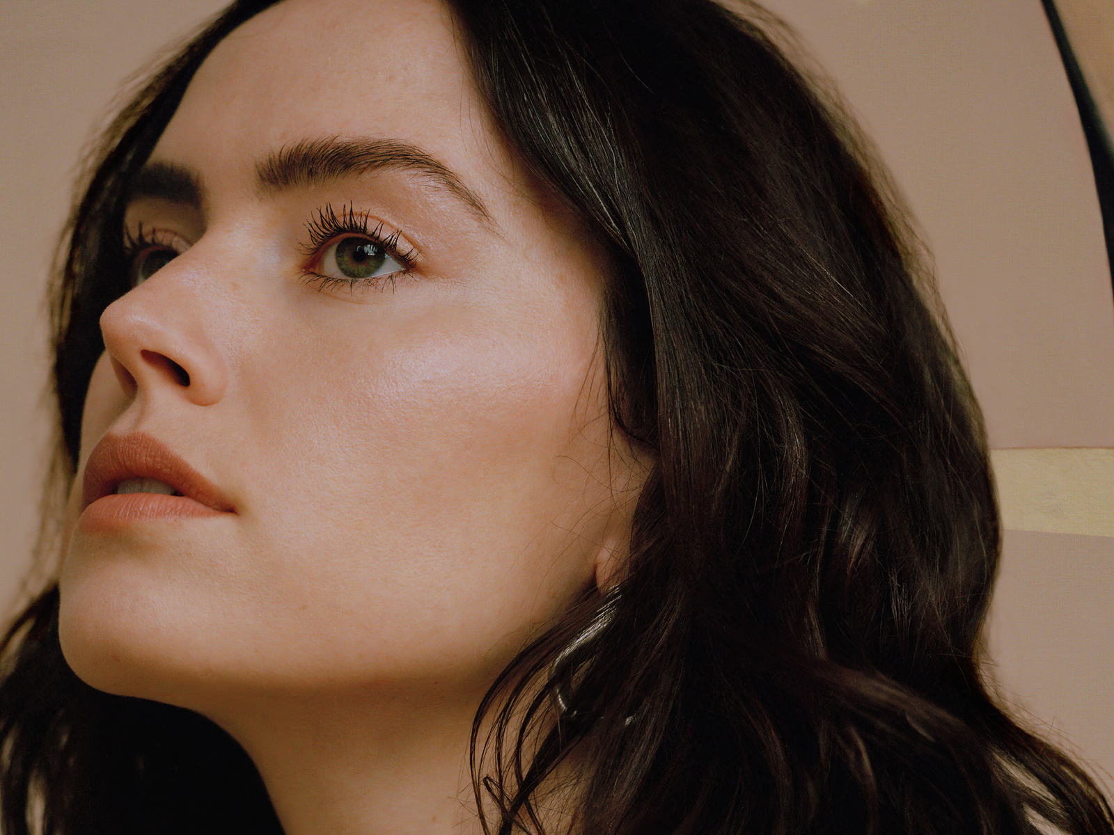 1600x1200 Daisy Ridley Photoshoot For The Zoe Report 1600x1200