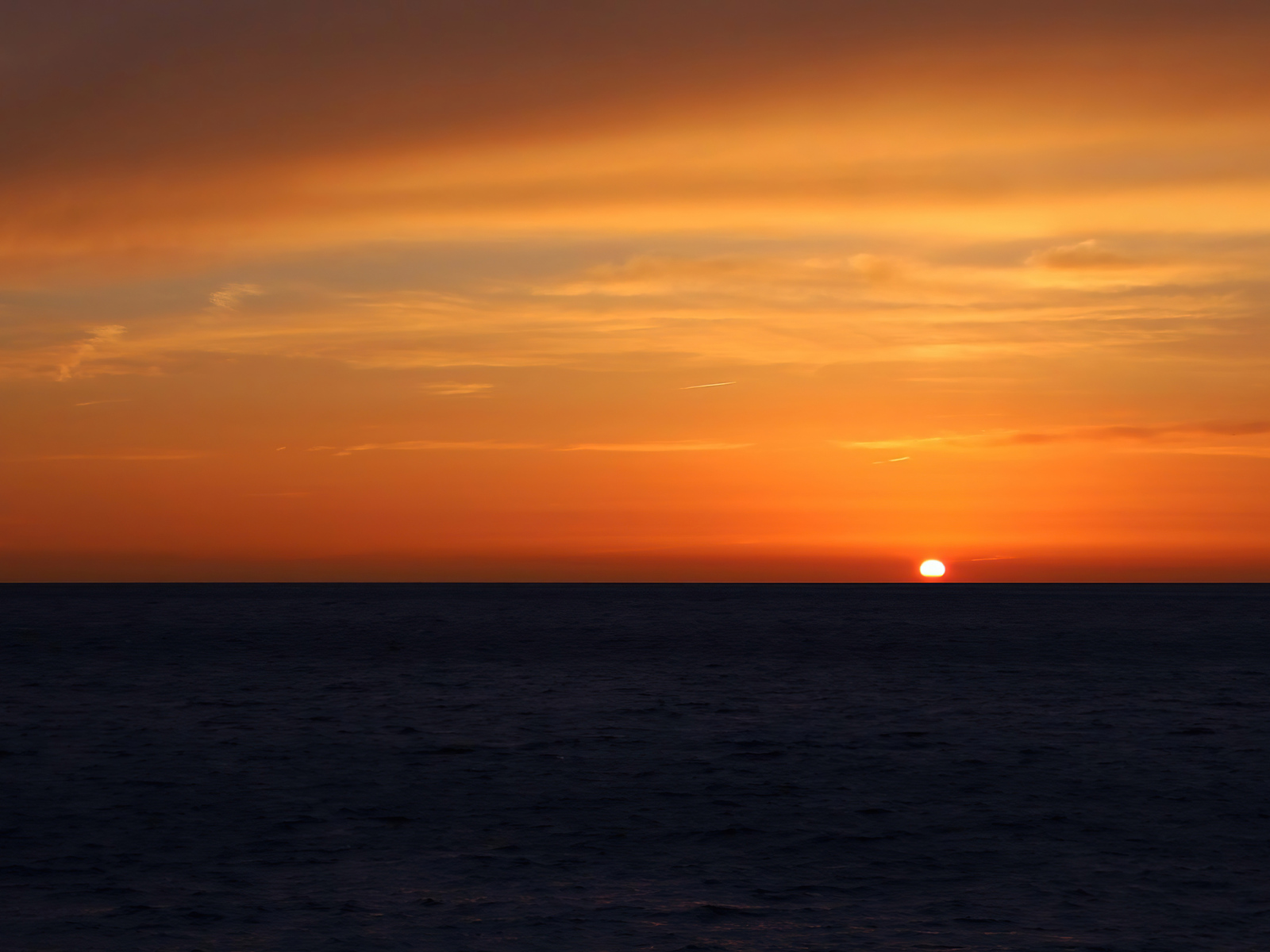 dusk-sea-sunset-silence-5k-4z.jpg
