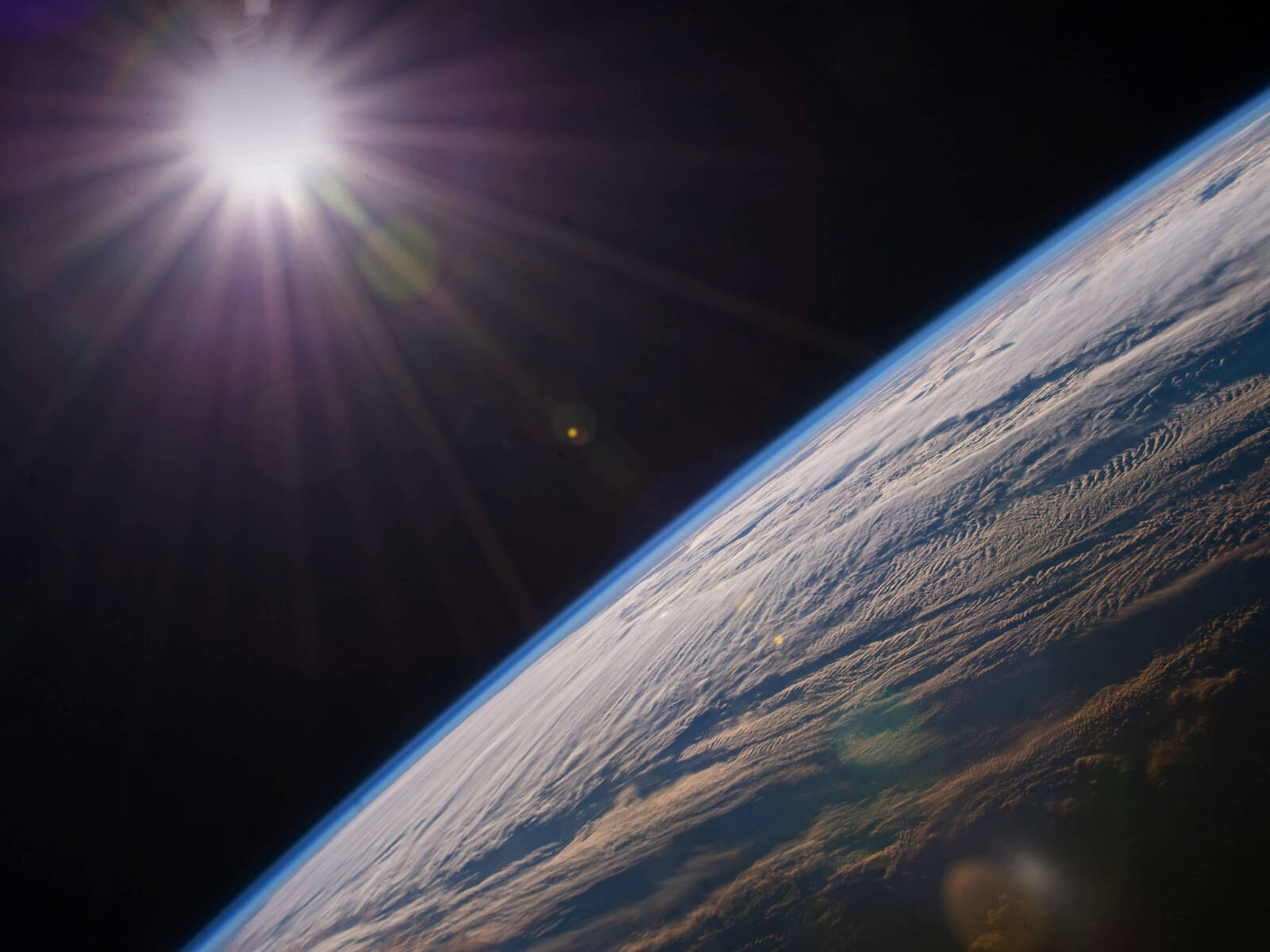 Earth View From The International Space Station Wallpaper In 1600x1200 Resolution