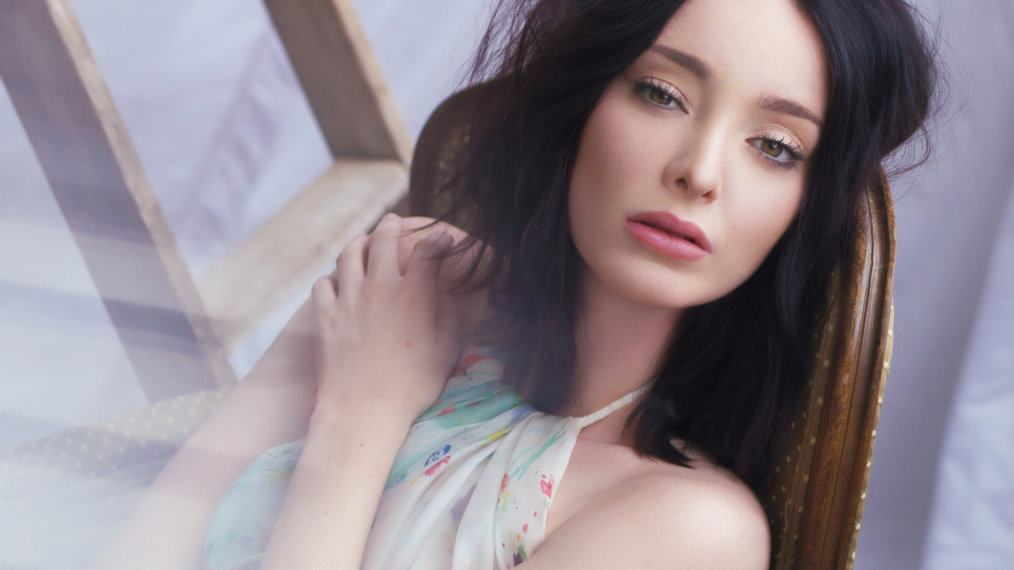 2048x1152 Emma Dumont Grumpy Magazine 4k 2048x1152 Resolution HD 4k