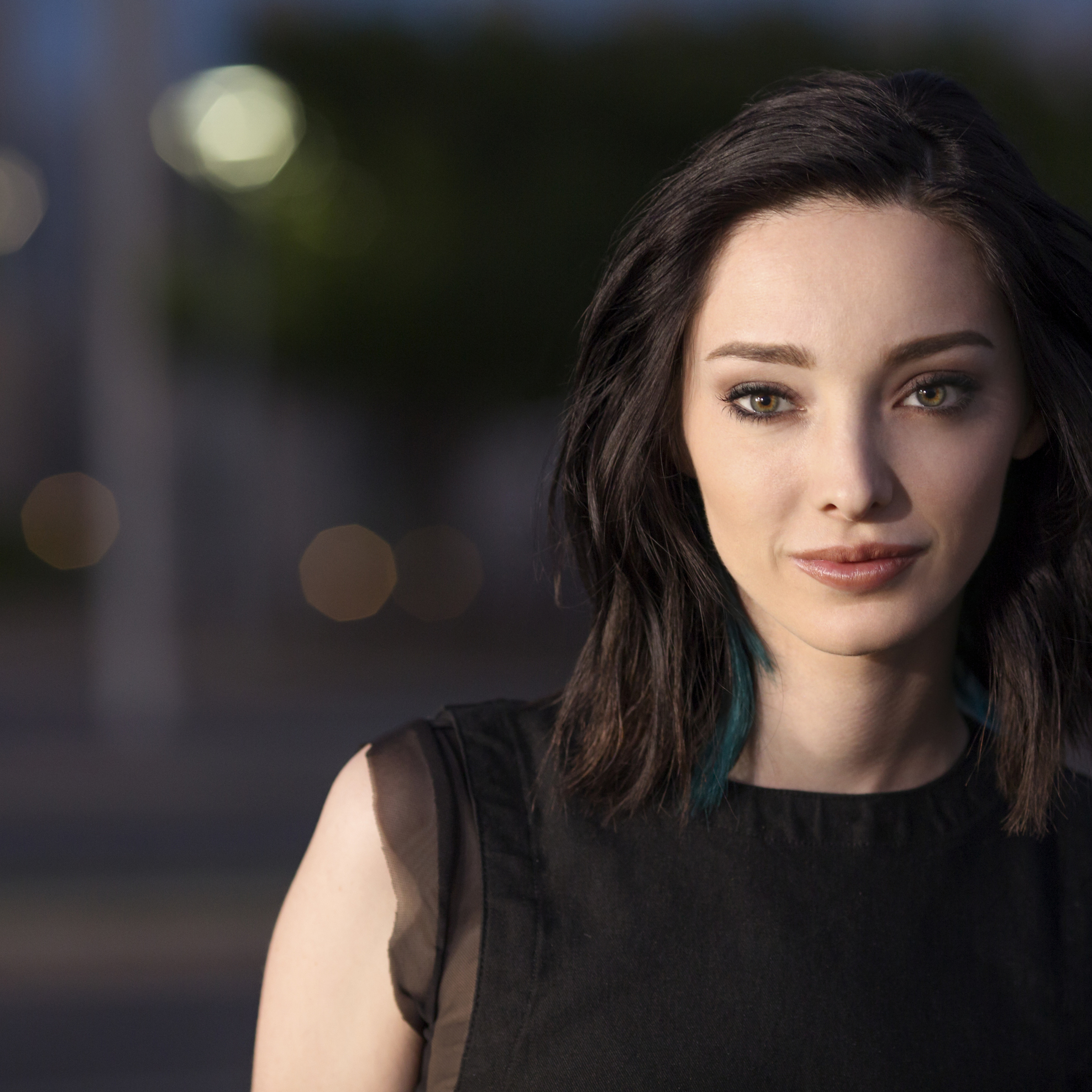 Emma Dumont Images