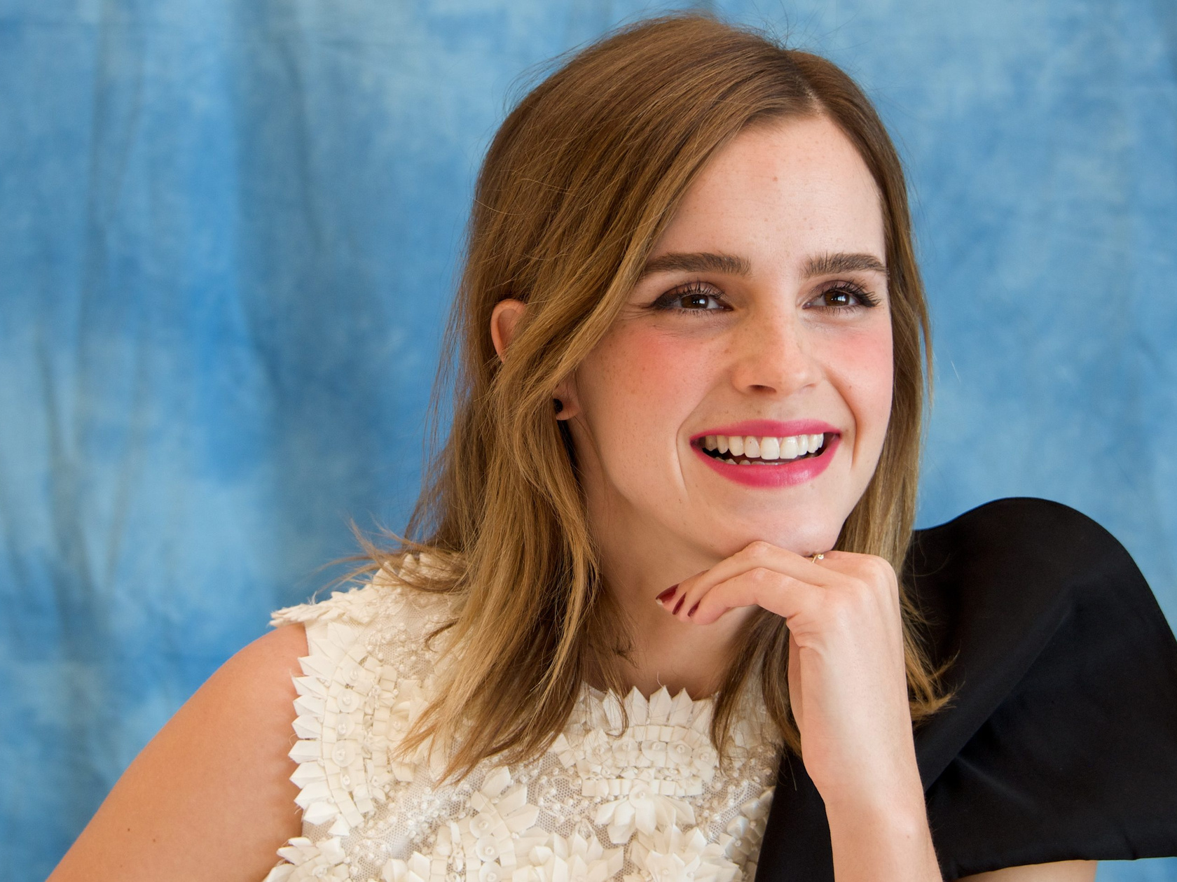 1680x1260 Emma Watson Cute Smile 1680x1260 Resolution HD 4k Wallpapers ...