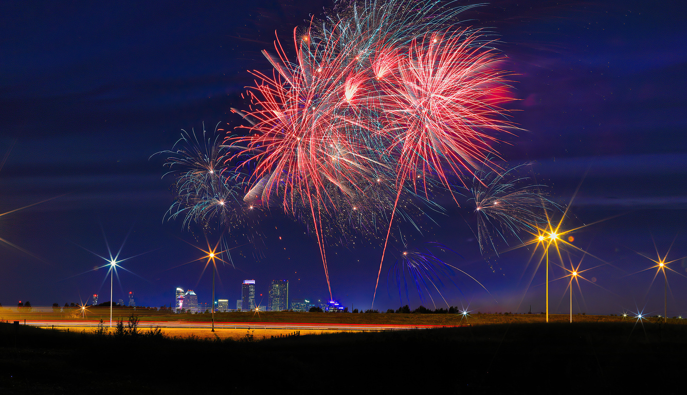 fireworks-celebrations-4k-vk.jpg