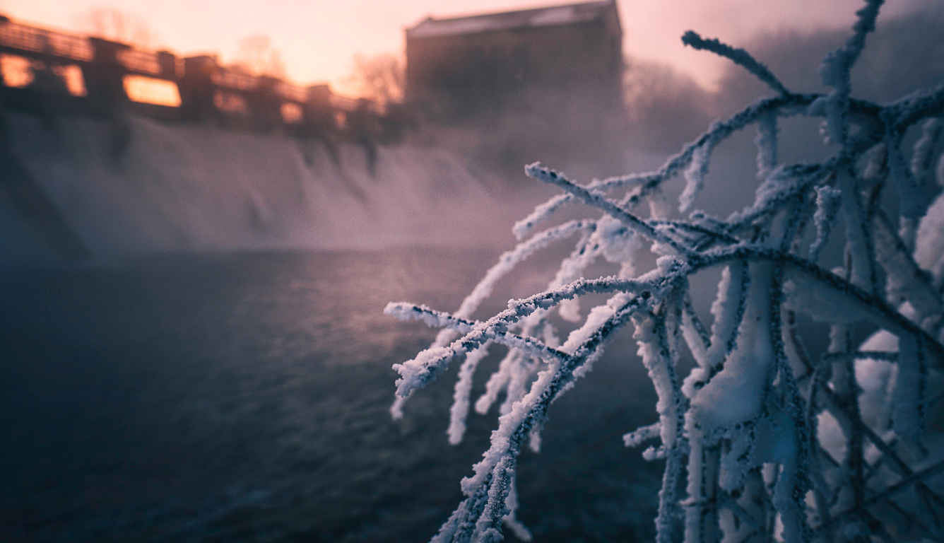 frozen-winter-4k-1f.jpg