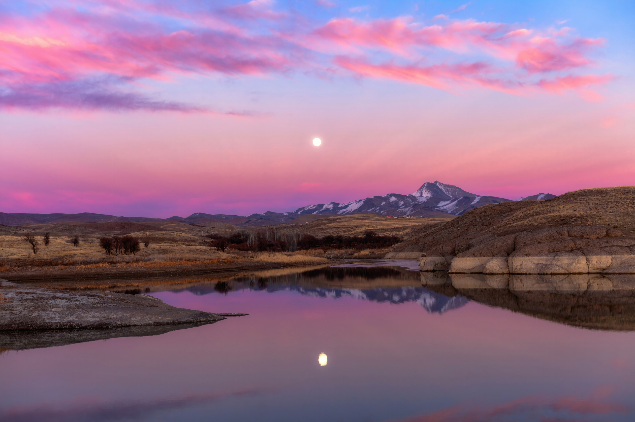 2560x1700 Full Moon Reflection Of The Moon Pink Sky 4k Chromebook Pixel