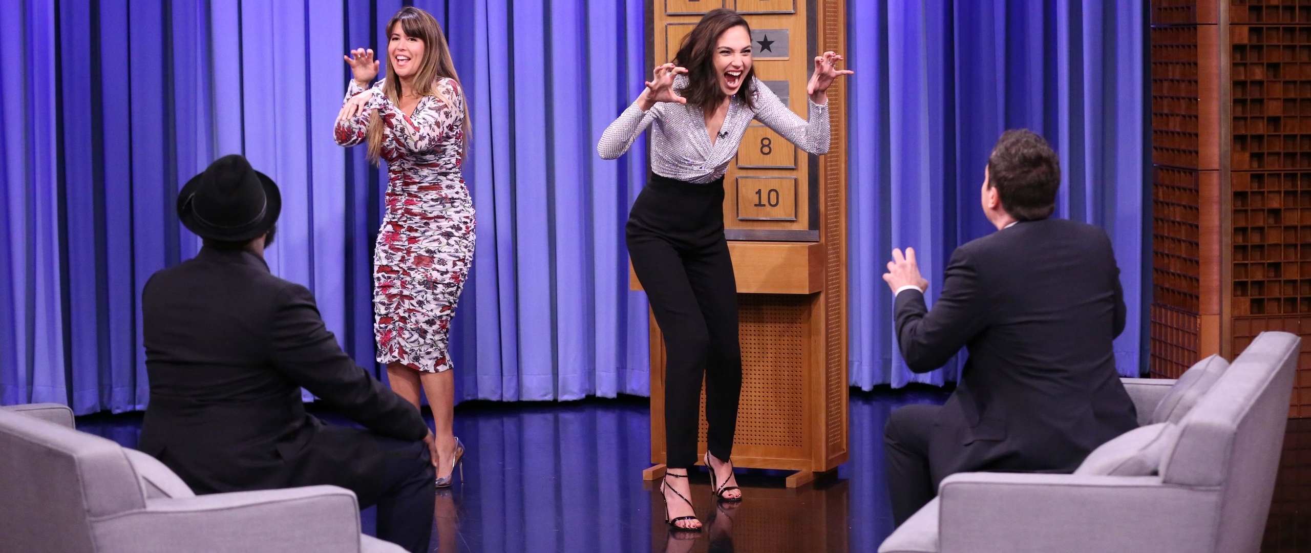 2560x1080 Gal Gadot And Patty Jenkins In The Tonight Show Starring ...