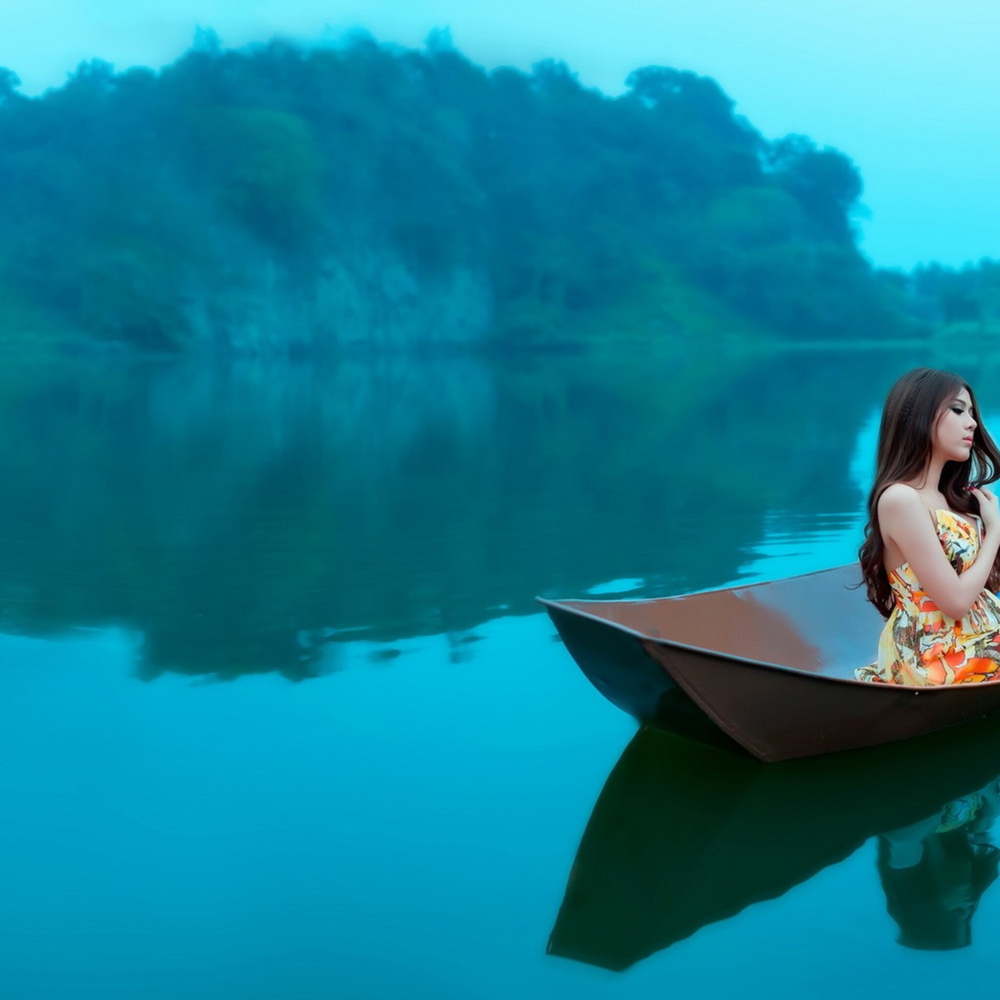 girl-in-boat-wallpaper.jpg. 