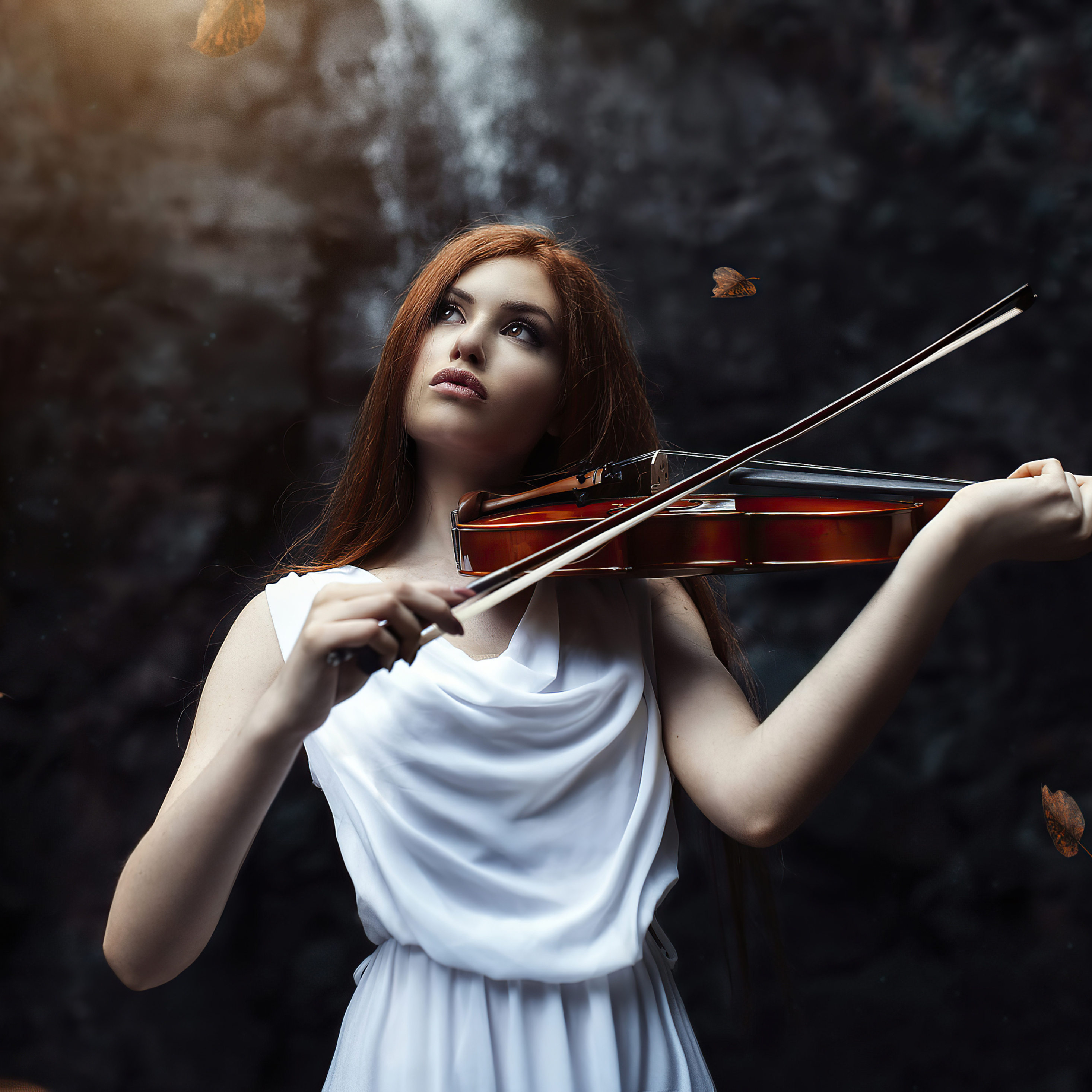 Девочка скрипачка. Скрипачка Каталина. Девушка музыкант. Рыжая скрипачка.