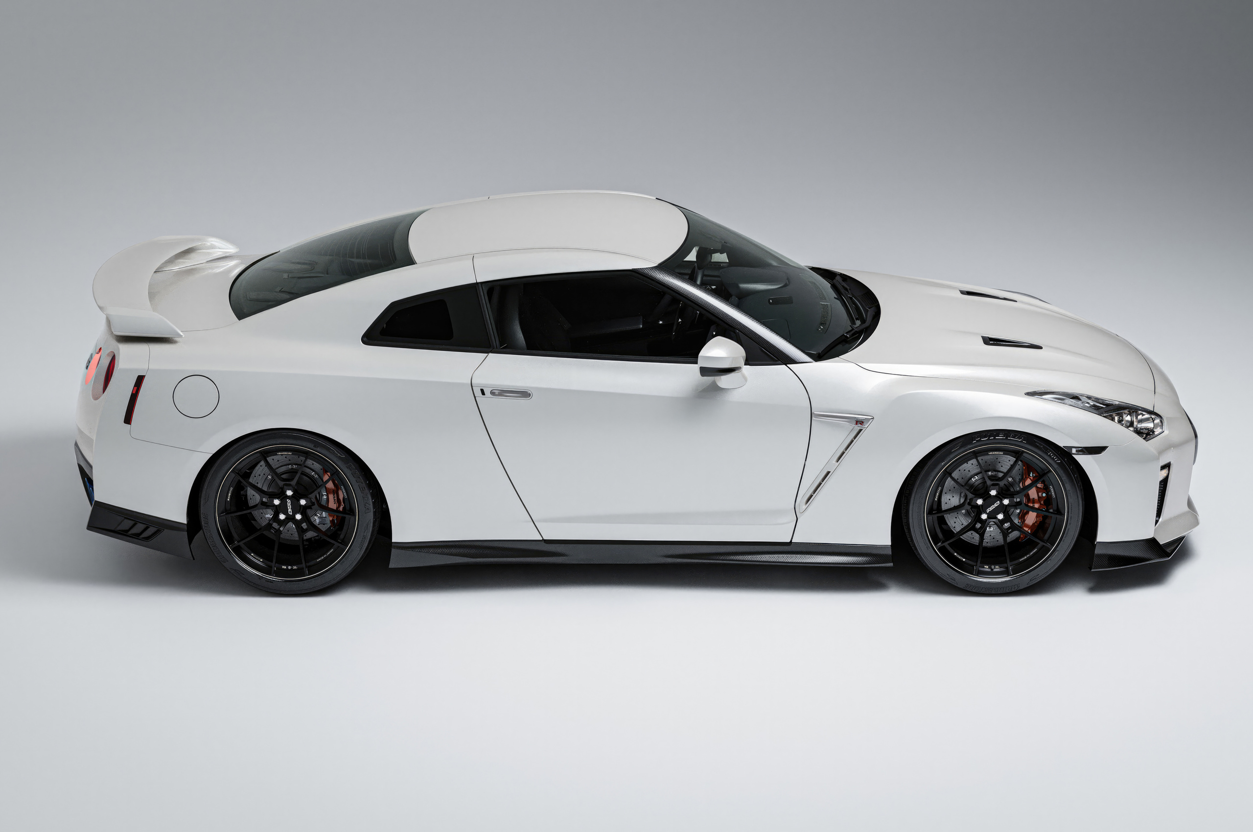 2560x1700 Godzilla White Nissan Gtr 2023 Chromebook Pixel ,HD 4k ...