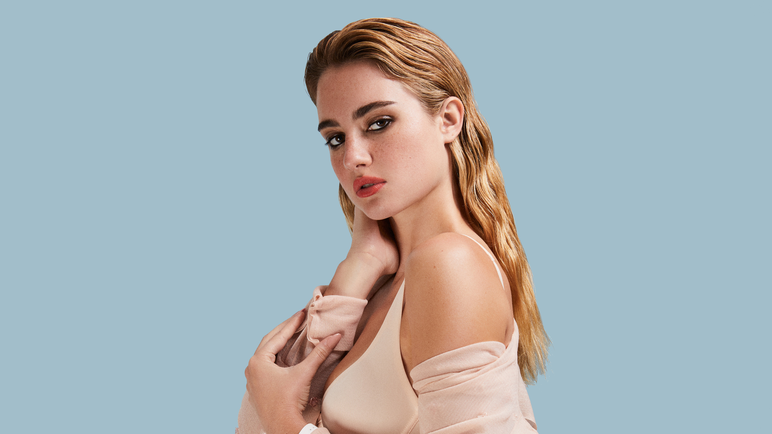 2560x1440 Grace Van Patten Wonderland Magazine 1440P Resolution HD 4k