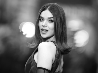 320x240 Hailee Steinfeld At Sinners Movie Premiere Apple Iphone,iPod