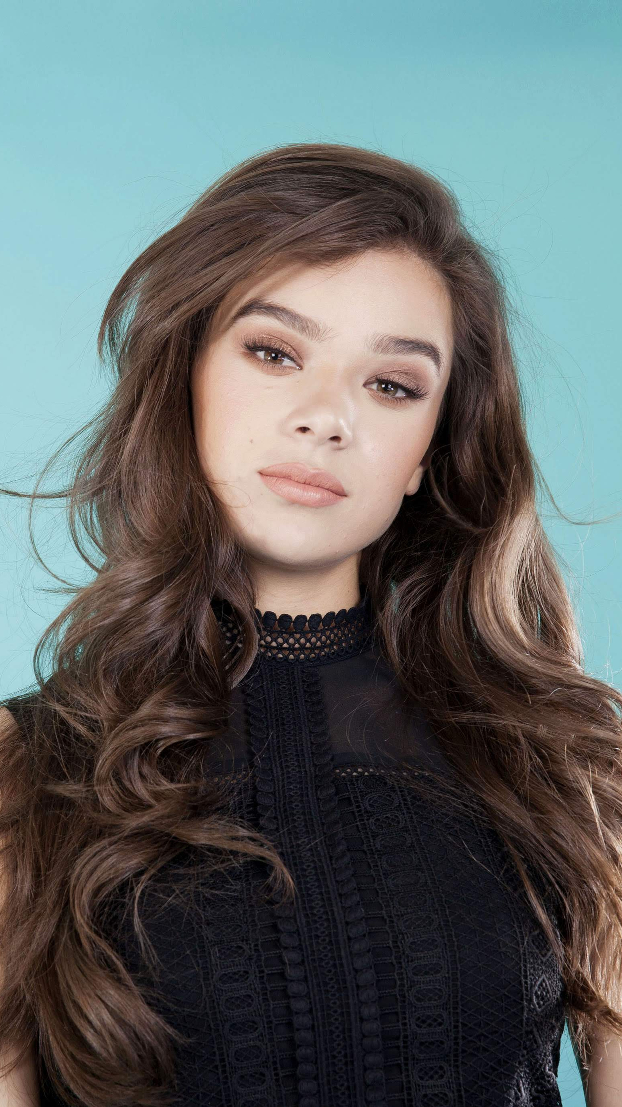 2160x3840 Hailee Steinfeld Singer 4k 2019 Sony Xperia X,XZ,Z5 Premium ...