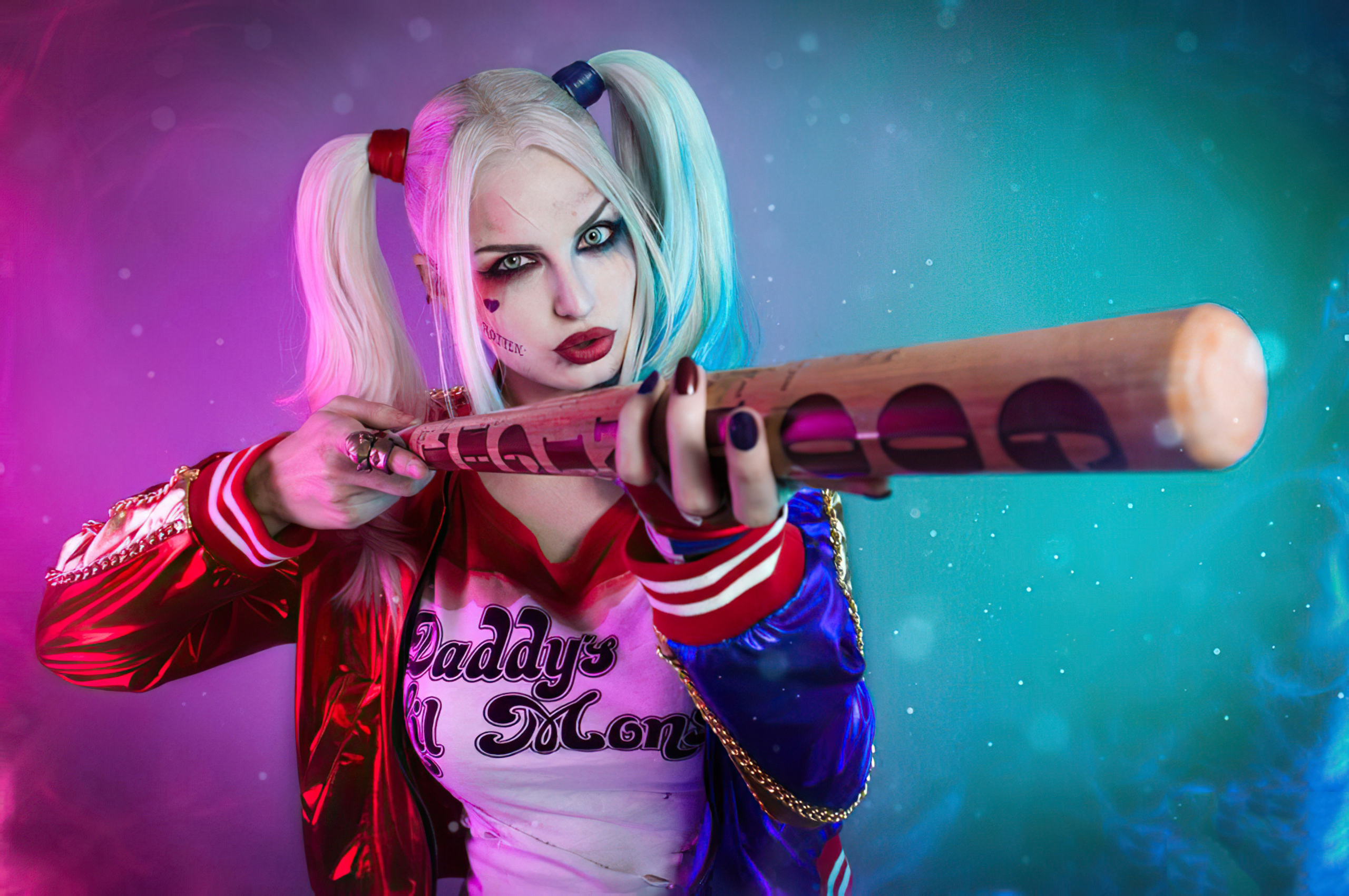 Harley Quinn Newcosplay In 2560x1700 Resolution. harley-quinn-newcosplay-5x...