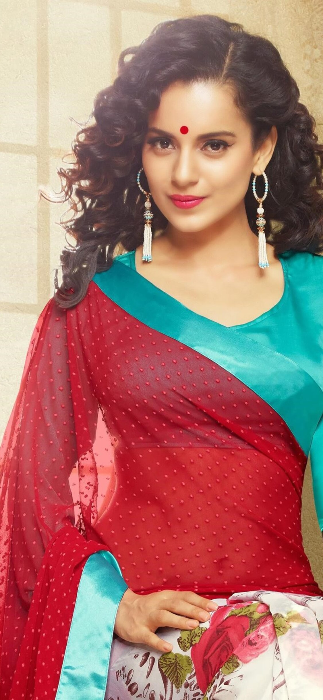 1125x2436 Kangana Ranaut In Saree Iphone XS,Iphone 10,Iphone X HD 4k  Wallpapers, Images, Backgrounds, Photos and Pictures