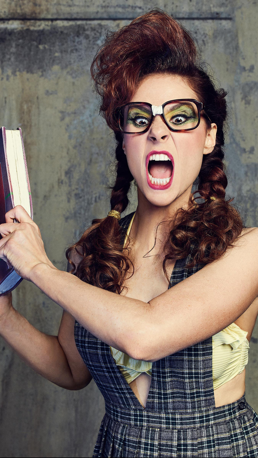 1080x1920 Kate Nash As Rhonda Richardson In Glow Season 2 Iphone 7,6s,6