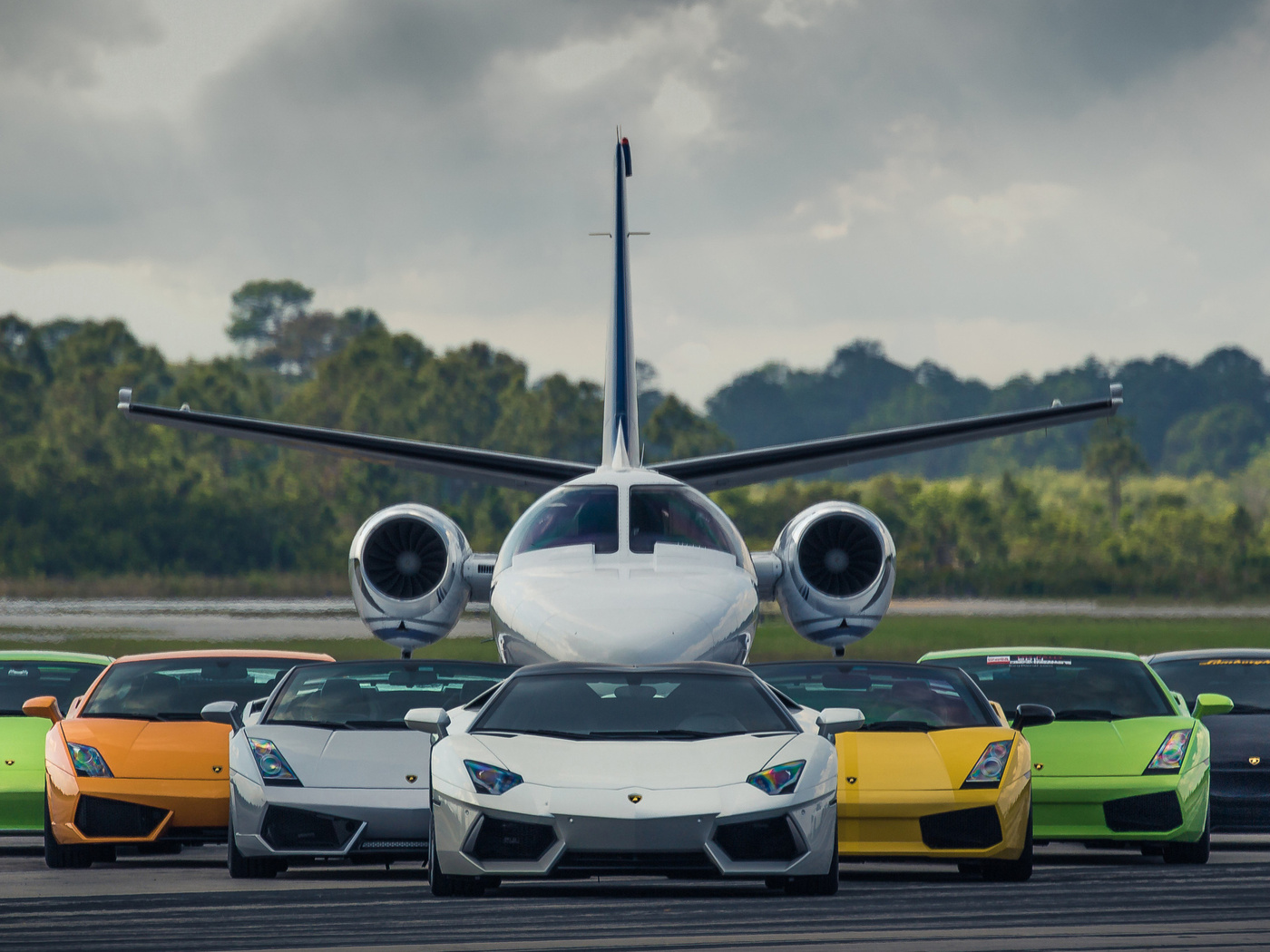 1400x1050 Lamborghinis With Jet Wallpaper,1400x1050 Resolution HD 4k ...