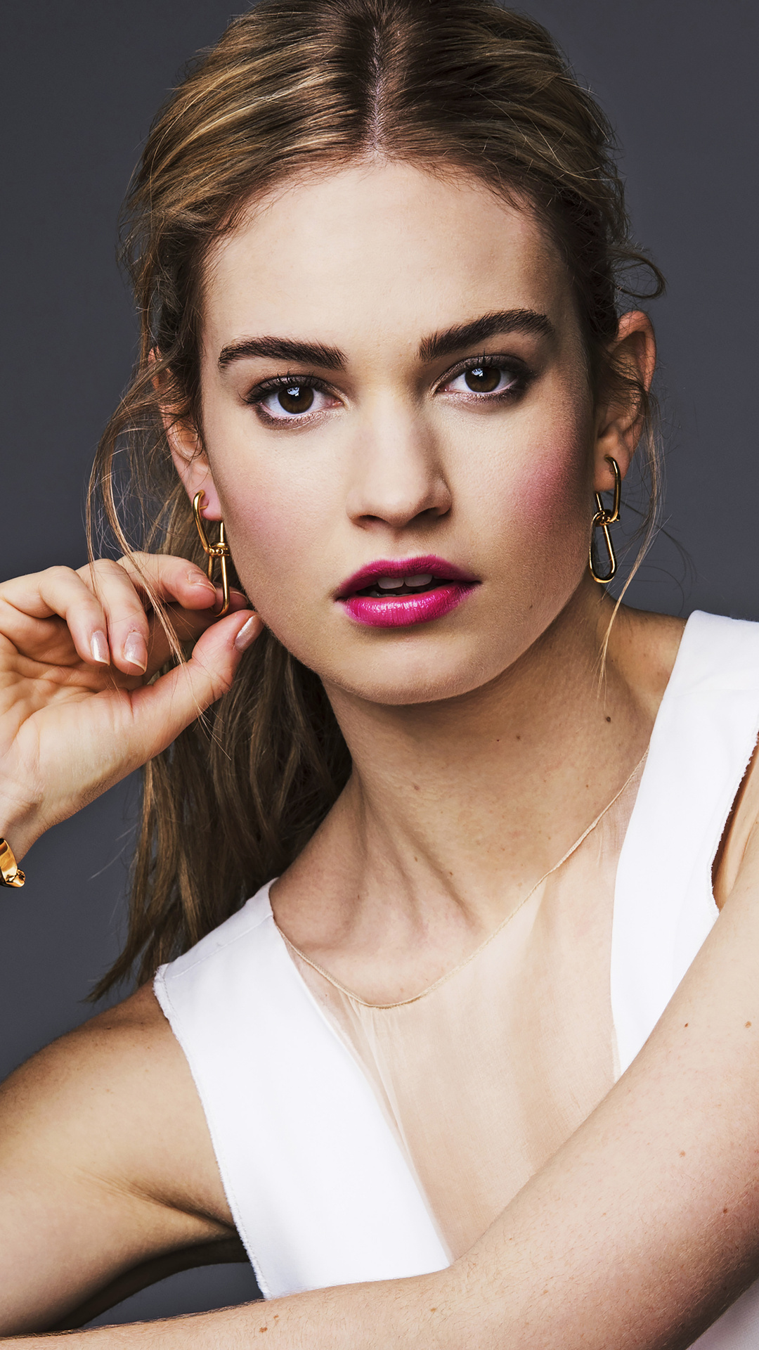 Lily james обои