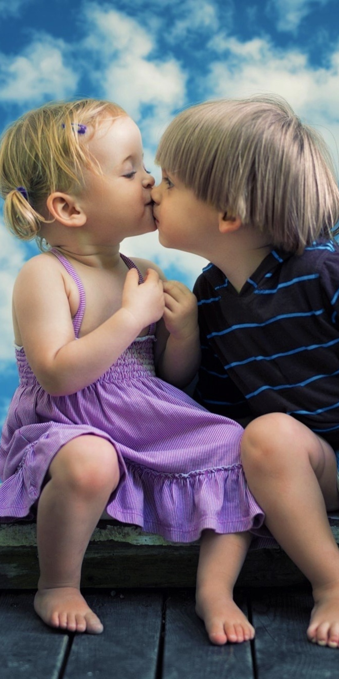 little-boy-little-girl-cute-kiss-oe.jpg
