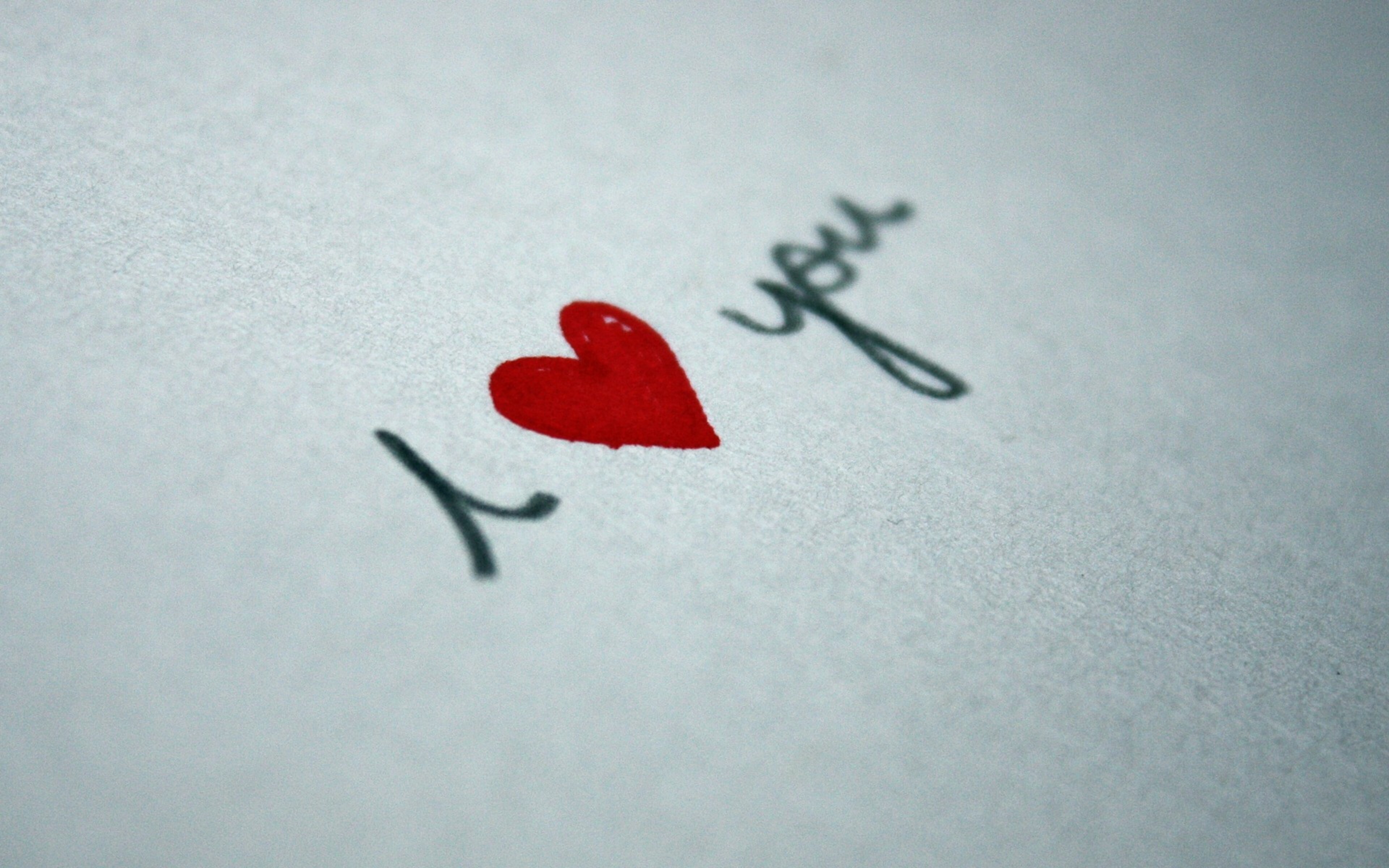 20 слов любимому. Надпись я тебя люблю. Надписи про любовь. Картинки на рабочий стол сердечки. Обои любовь.