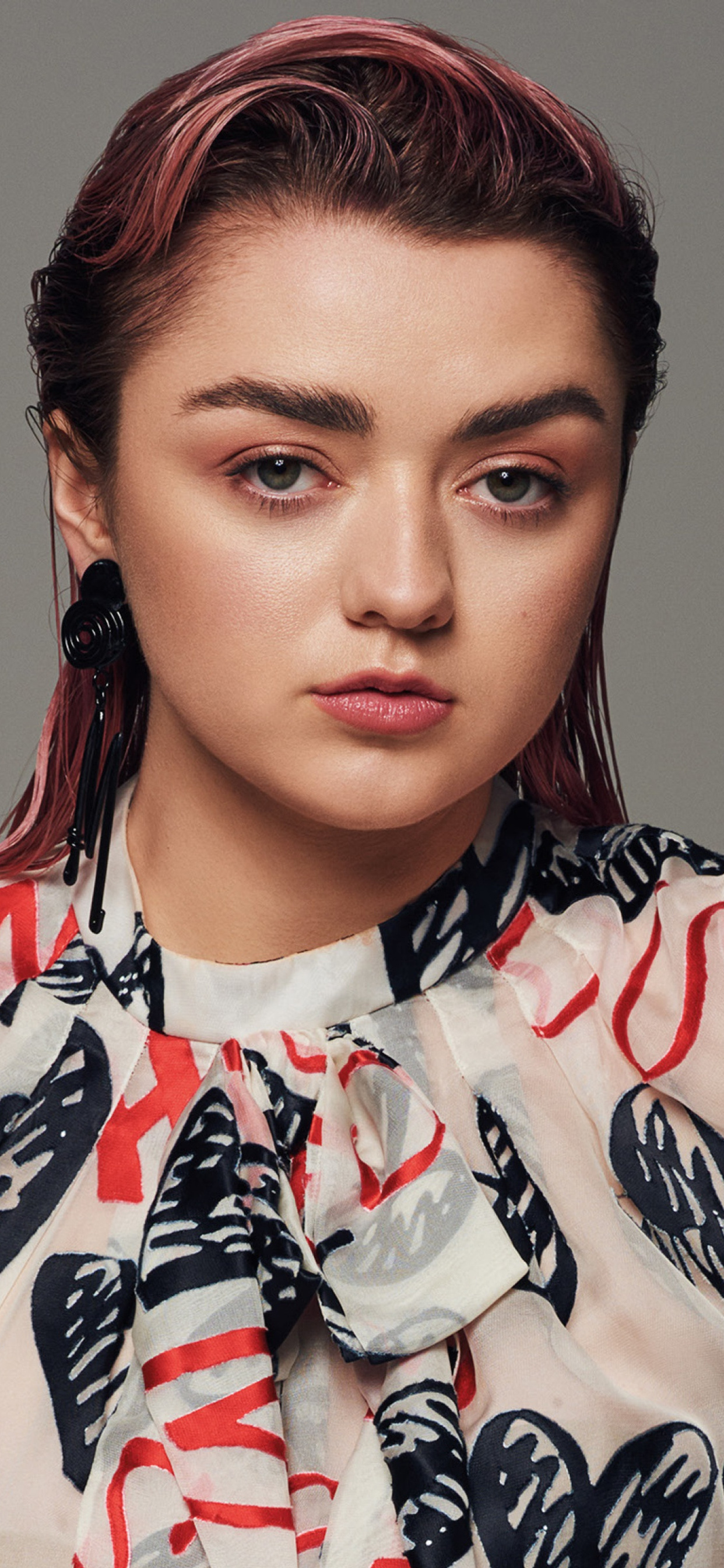 1242x2688 Maisie Williams Face Glance 4k 2020 Iphone XS MAX HD 4k ...