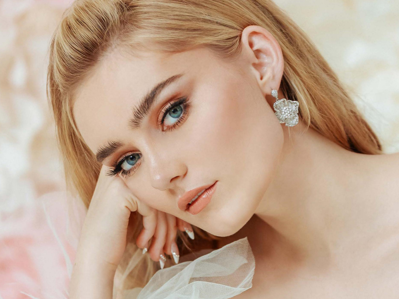 celebrities-wallpapers. meg-donnelly-wallpapers. photoshoot-wallpapers. gir...