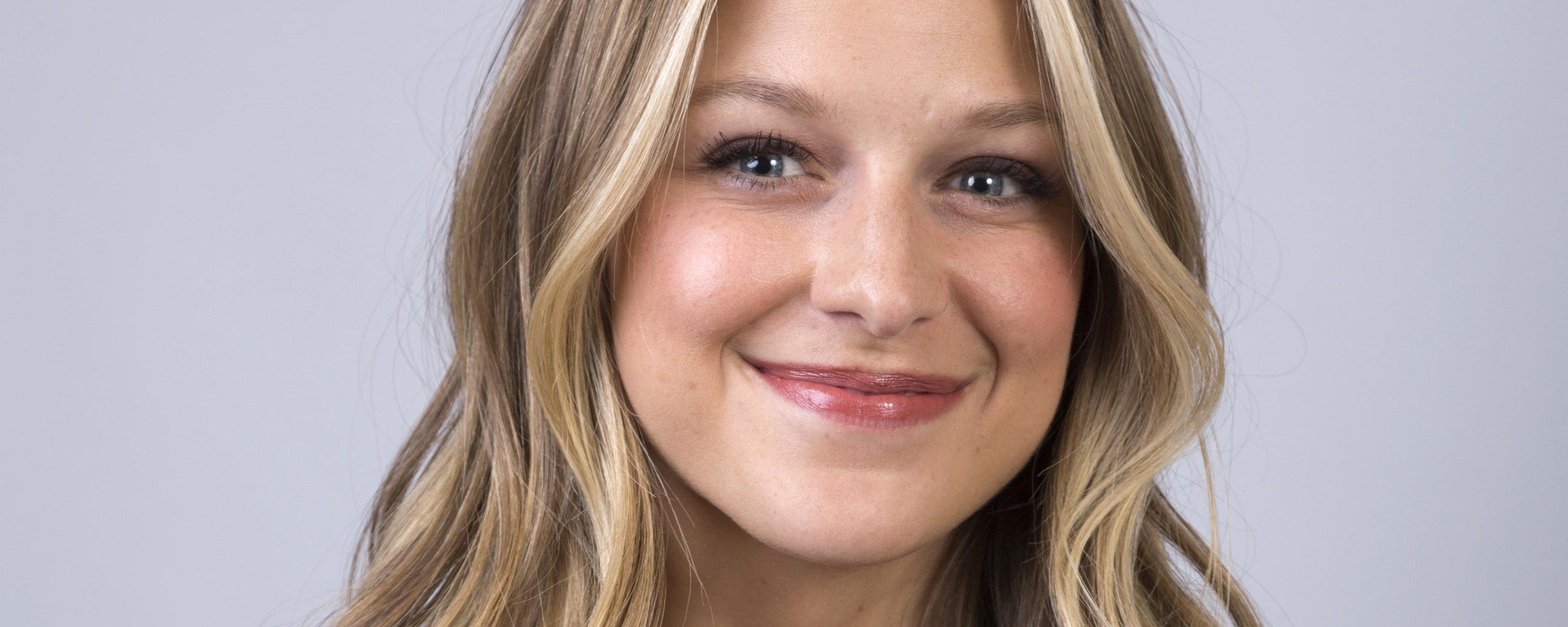 2560x1024 Melissa Benoist Closeup Face 4k Wallpaper,2560x1024 ...