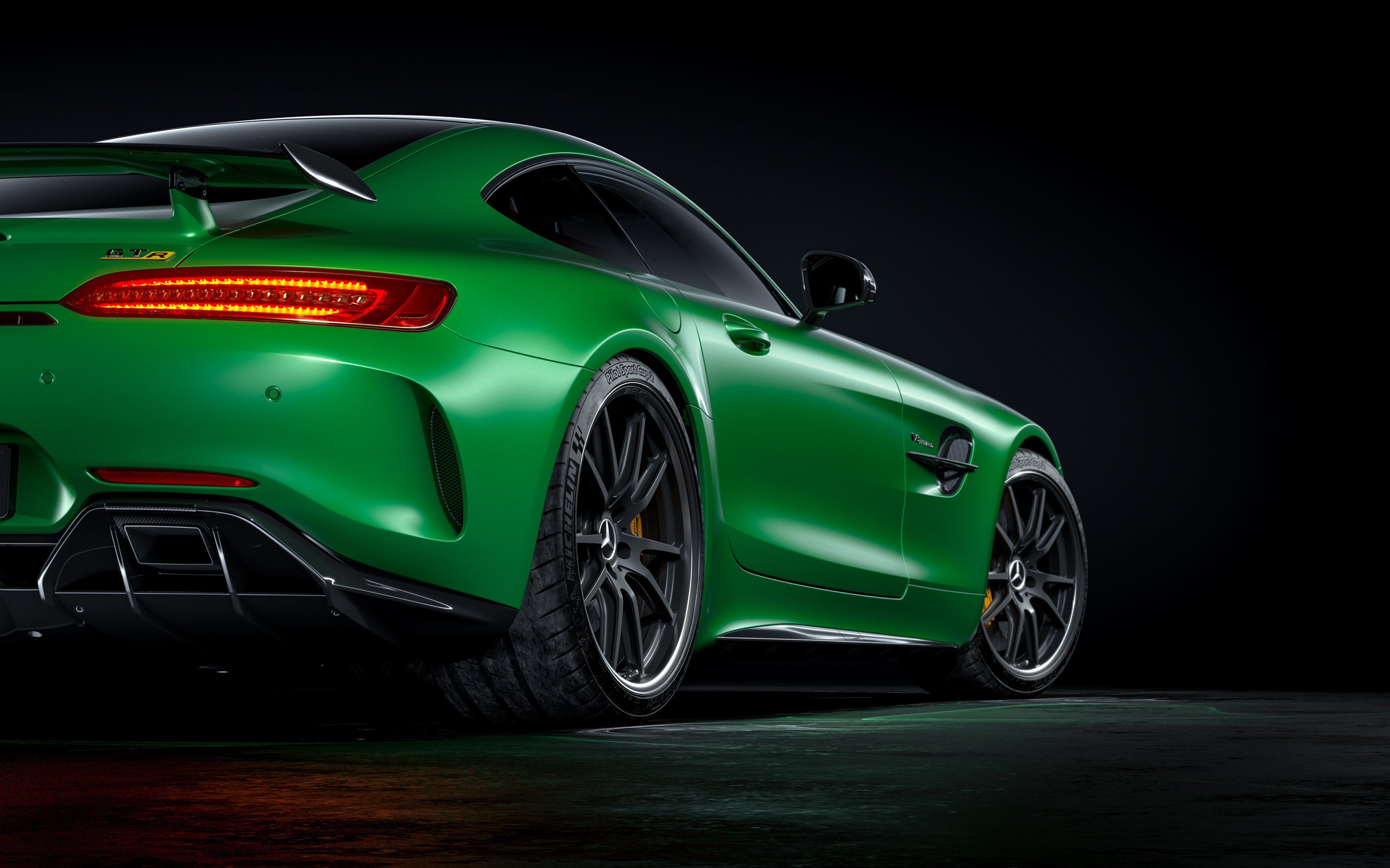 Фото машины на зеленом фоне 2880x1800 Mercedes Benz Amg Gtr Rear 4k Macbook Pro Retina ,HD 4k Wallpapers,Ima