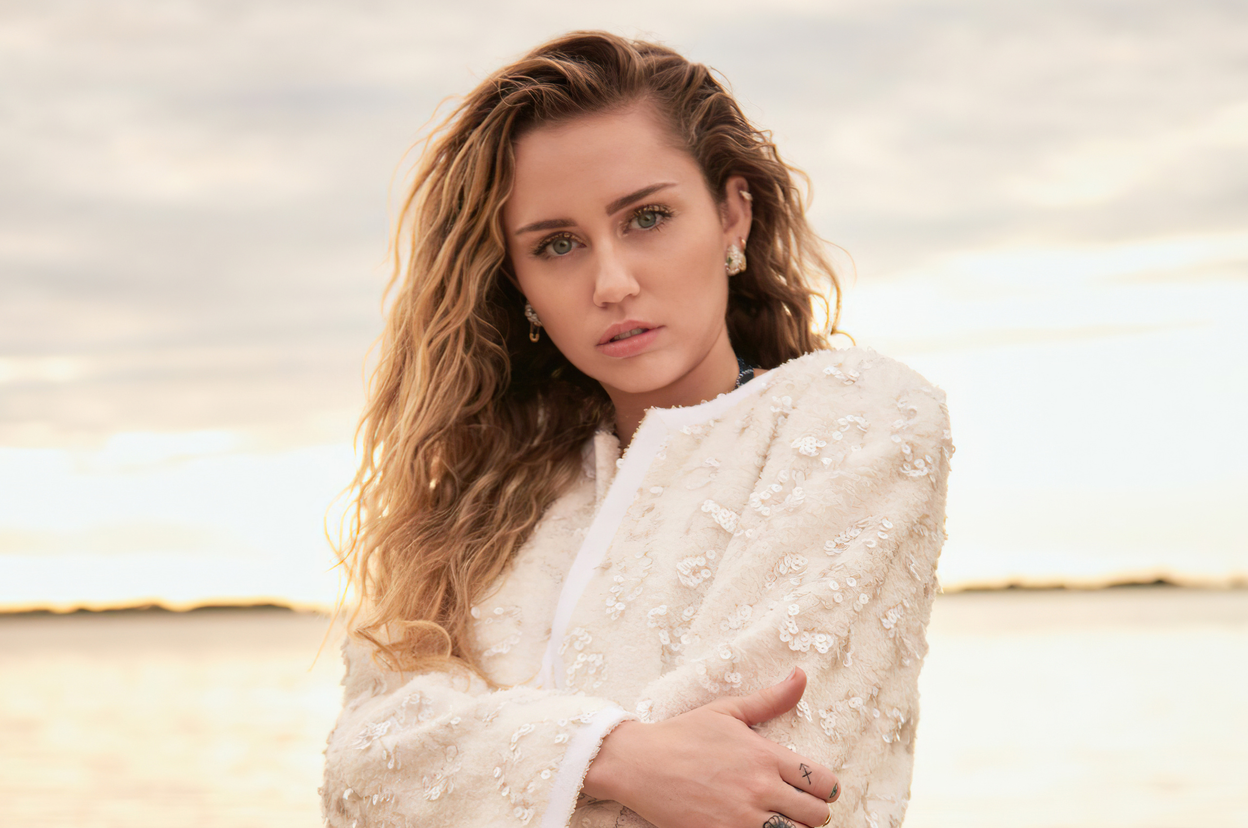 2560x1700 Miley Cyrus Vanity Fair 2020 Chromebook Pixel HD ...