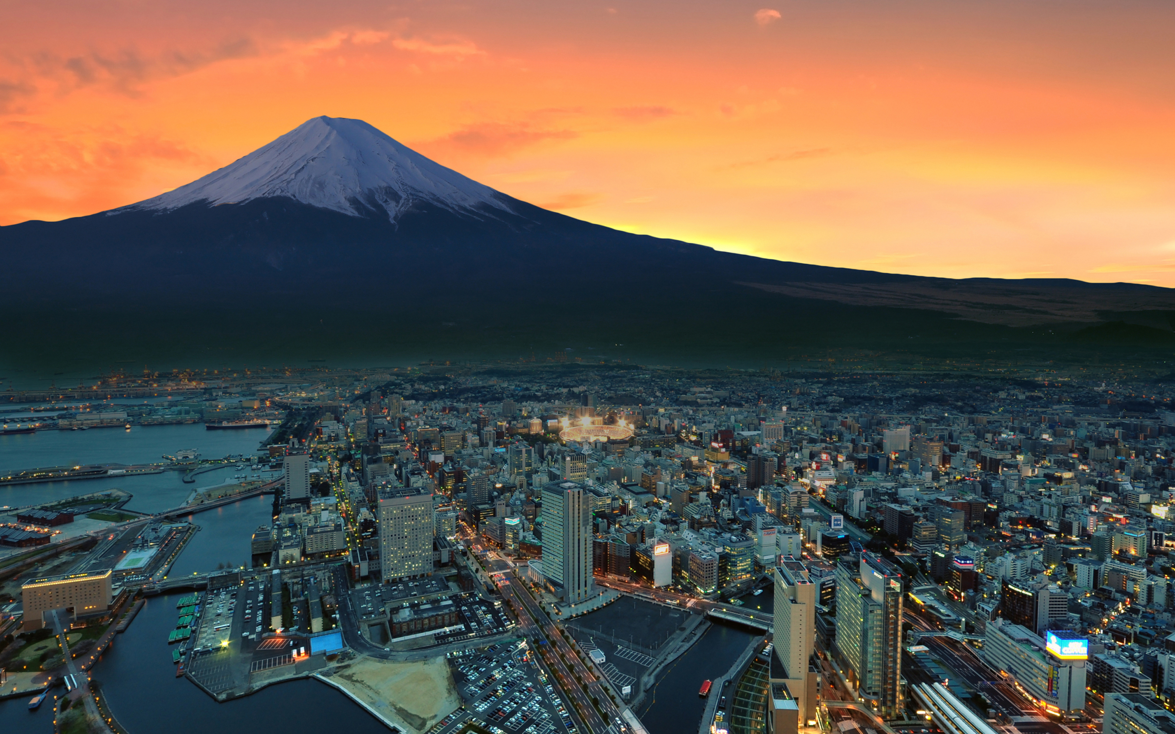 Япония крупнейший в мире. Токио Фудзияма. Япония Фудзияма город. Киото Фудзияма. Гора Фудзи вид из Токио.
