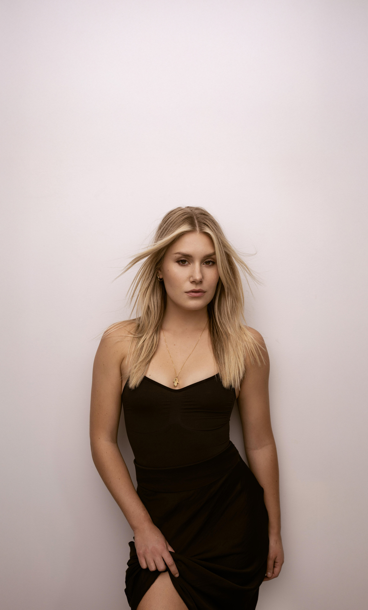 Natalie Sharp Wallpaper In 1280x2120 Resolution