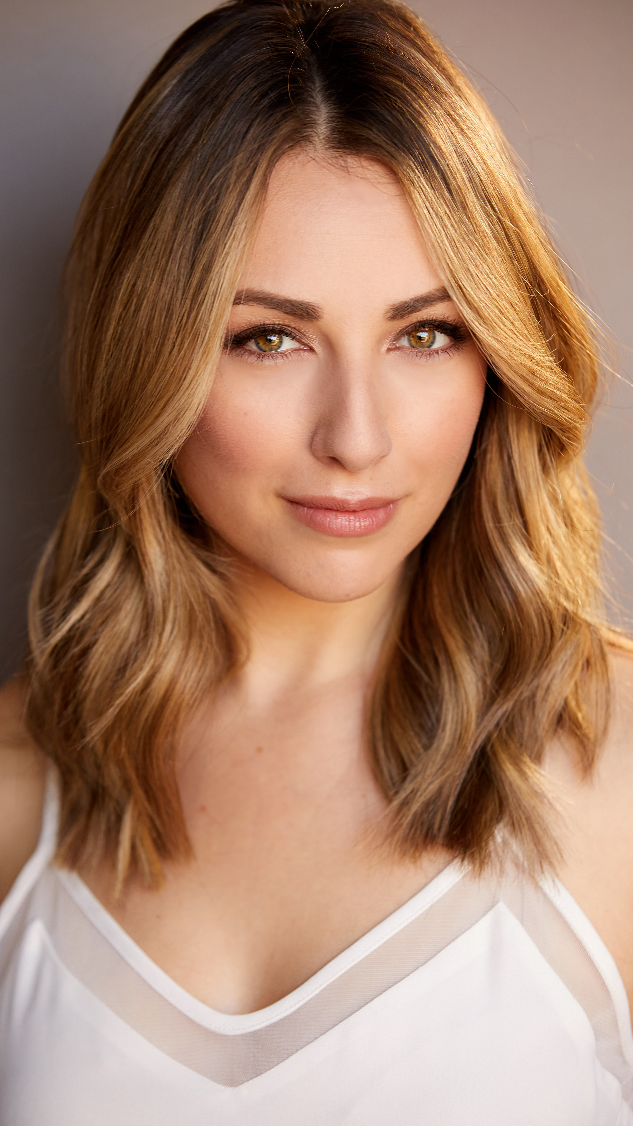 2160x3840 Nicola Posener 2019 Sony Xperia X,XZ,Z5 Premium ,HD 4k  Wallpapers,Images,Backgrounds,Photos and Pictures