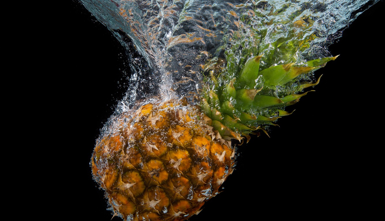 pineapple-water-splash-5k-3k.jpg