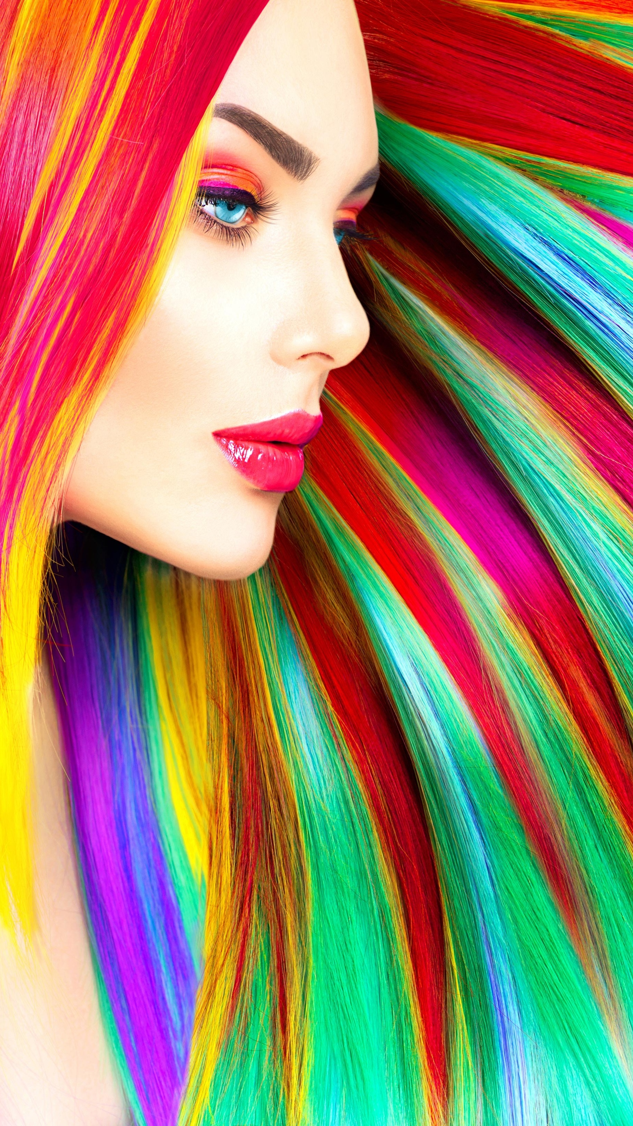 Цветная девочка. Разноцветные волосы. Яркое окрашивание волос. Окрашенные волосы. Разноцветное окрашивание волос.