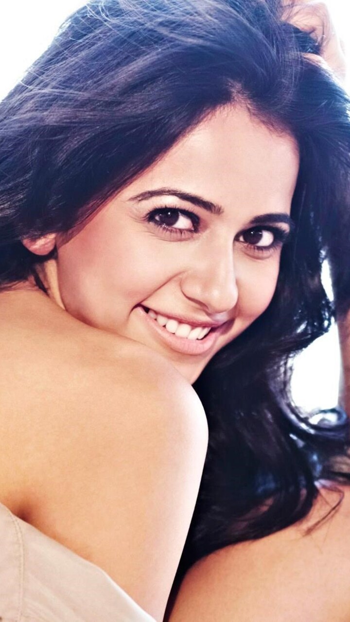 720x1280 Rakul Preet Singh 4 Moto G,X Xperia Z1,Z3 Compact,Galaxy S3,Note  II,Nexus HD 4k Wallpapers, Images, Backgrounds, Photos and Pictures