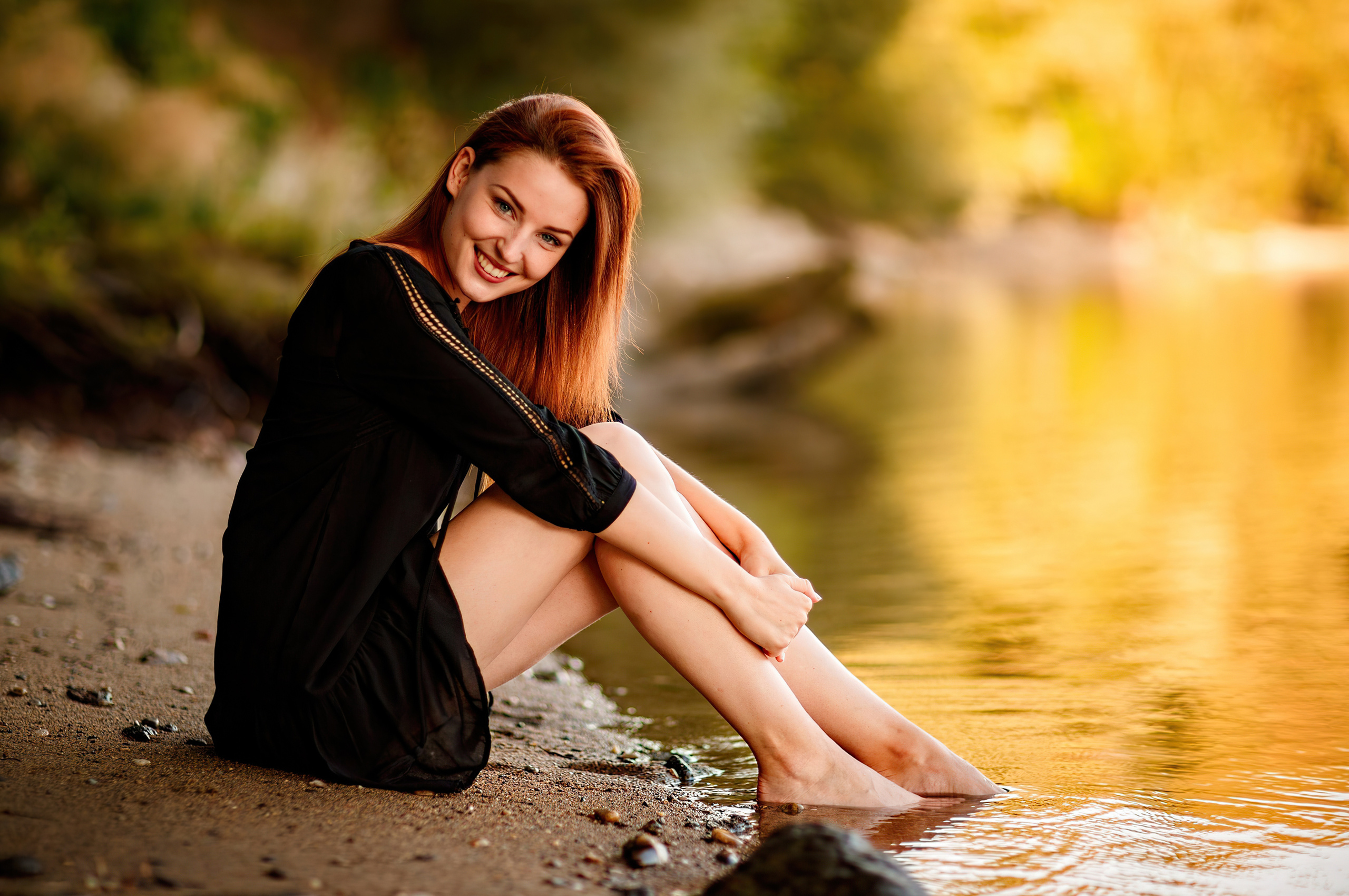 2560x1700 Red Head Girl Smiling Water Bokeh Chromebook Pixel Hd 4k