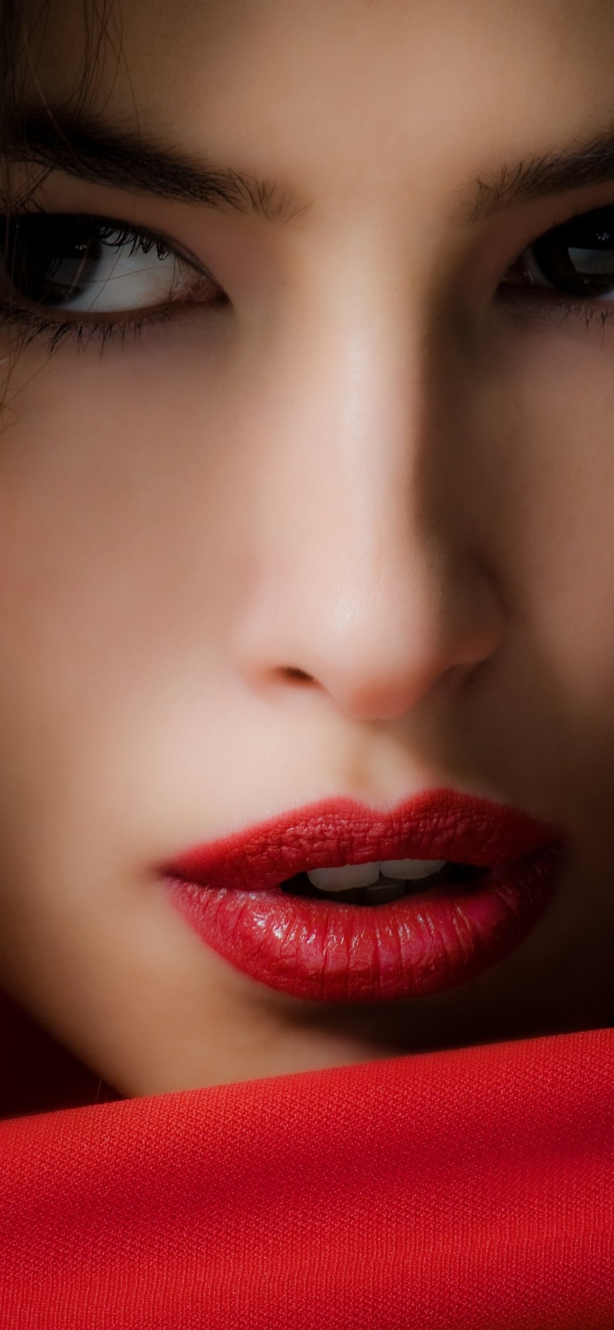 1242x2688 Red Lips Girl 4k Iphone XS MAX HD 4k Wallpapers, Images,  Backgrounds, Photos and Pictures