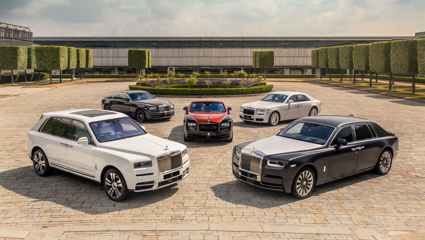 1360x768-rolls-royce-ghost-dawn-wraith-phantom-cullinan-laptop-hd-hd-4k