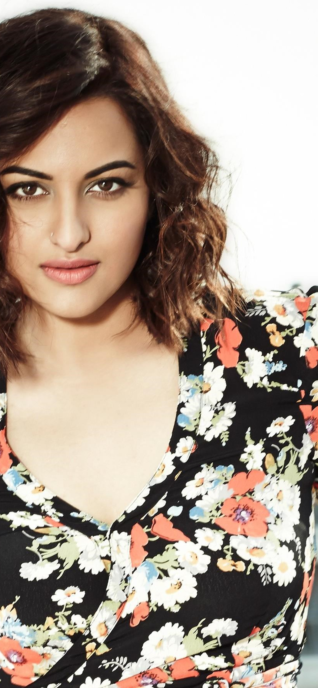 1242x2688 Sonakshi Sinha 6 Iphone XS MAX HD 4k Wallpapers, Images, Backgrounds, Photos and Pictures 1242x2688 Sonakshi Sinha 6 Iphone XS MAX HD 4k Wallpapers, Images, Backgrounds, Photos and Pictures