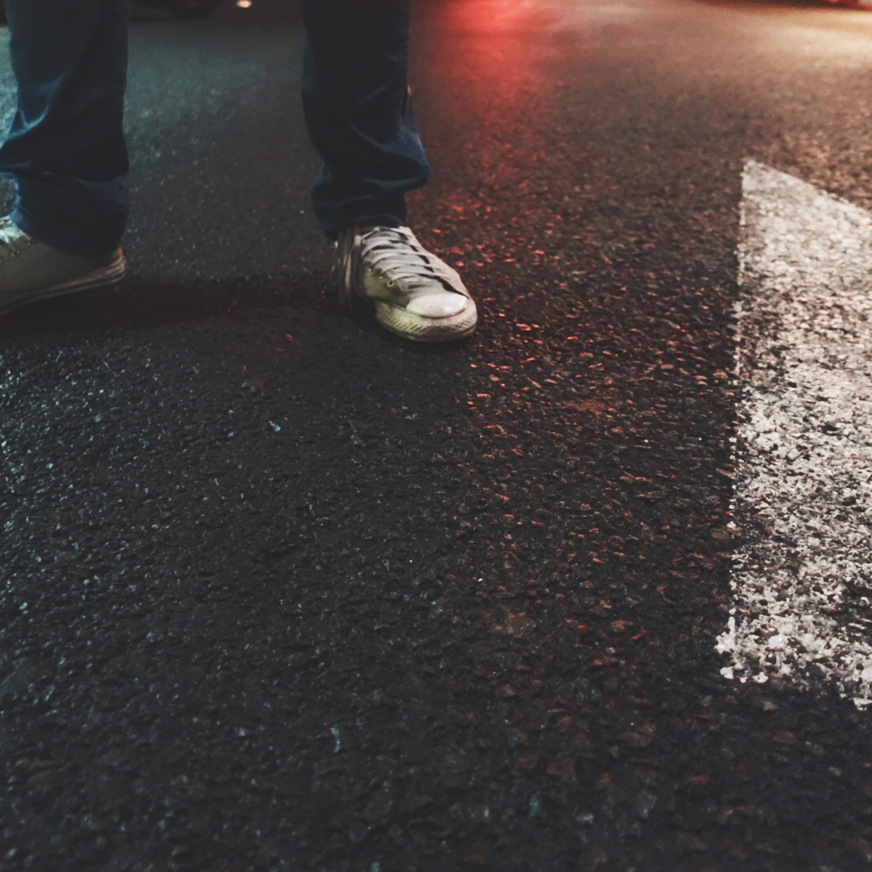 street-shoes-boy-lights-ka.jpg