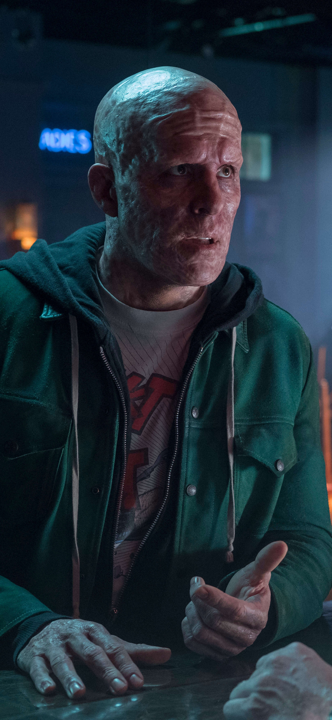 1125x2436 Wade Wilson In Deadpool 2 Iphone XS,Iphone 10,Iphone X ,HD 4k