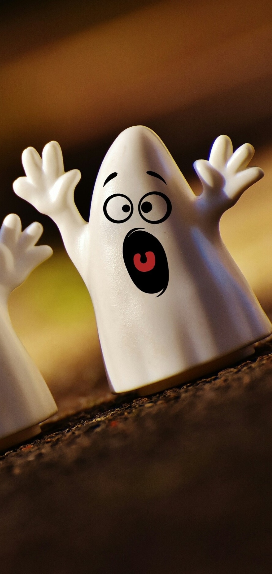 white-creepy-ghost-toy-7c.jpg