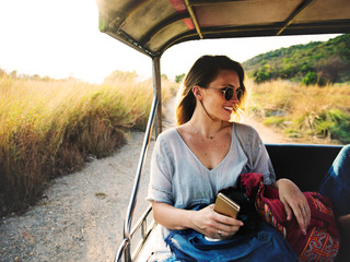 women-outdoors-adventure-sunglasses-happy-travelling-5k-64.jpg