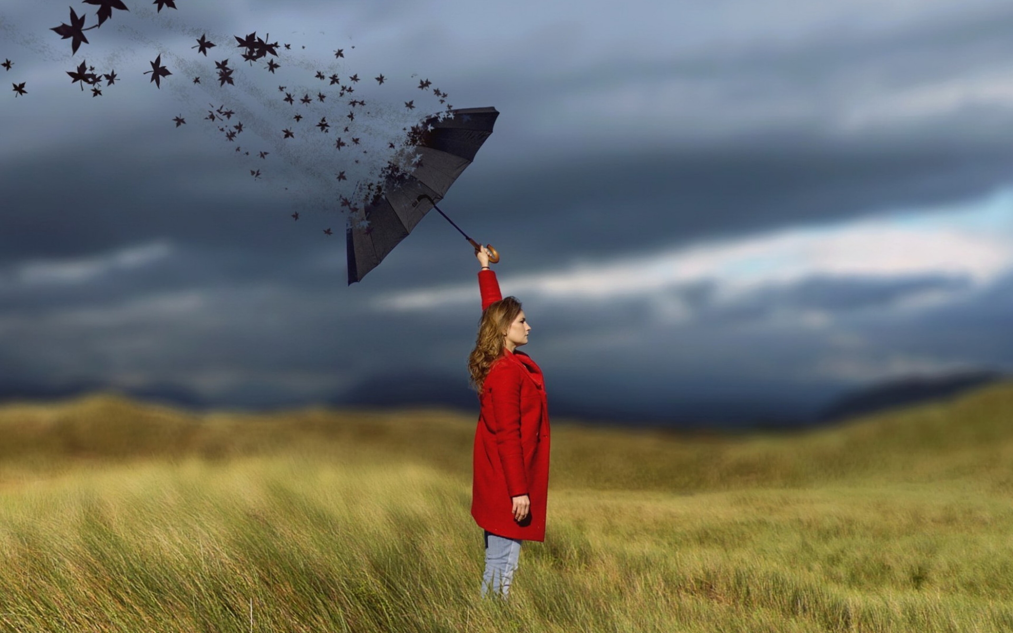Лети навстречу мечте и против ветров. Летающий зонтик. Девушка с зонтиком в полете. Зонт улетает. Человек с зонтиком.