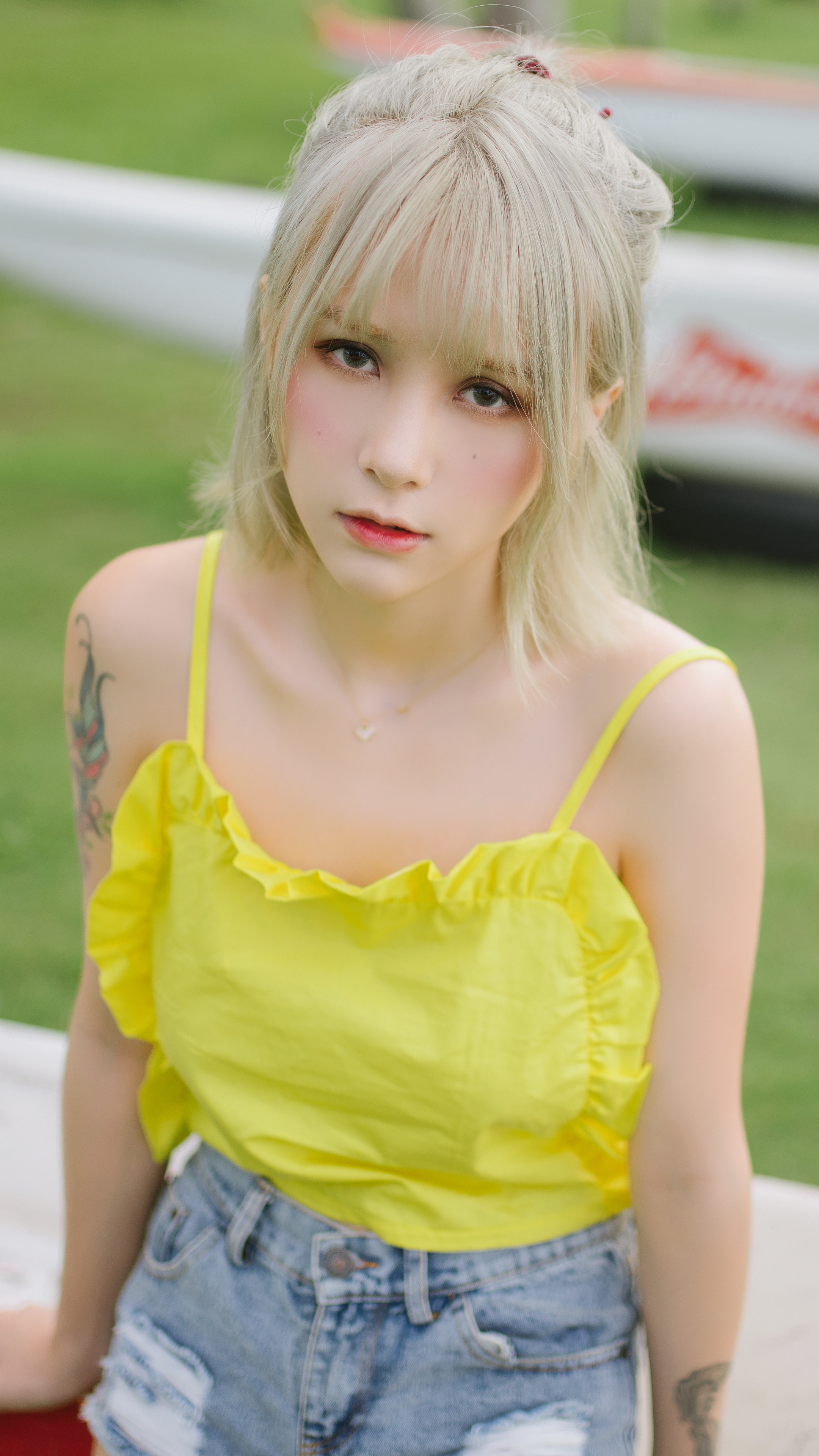 2160x3840 Yellow Dress Asian Girl Outdoors Sony Xperia X,XZ,Z5 Premium ...